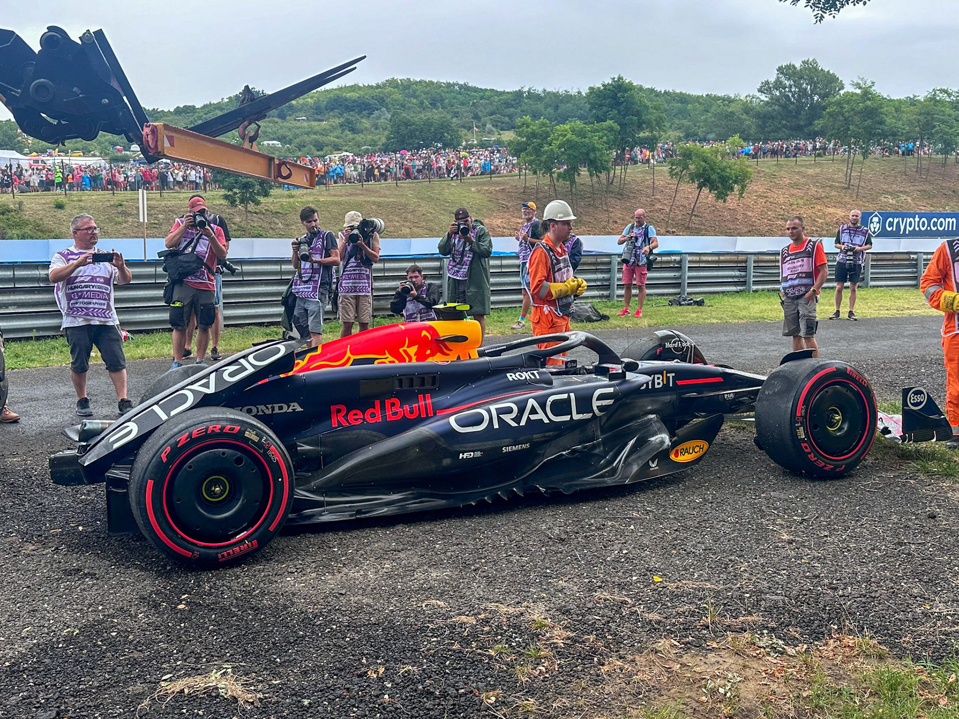 Sergio Perez #11, Oracle Red Bull Racing crasht im Qualifying;Formel 1 Budapest / Ungarn, 20.07.2024