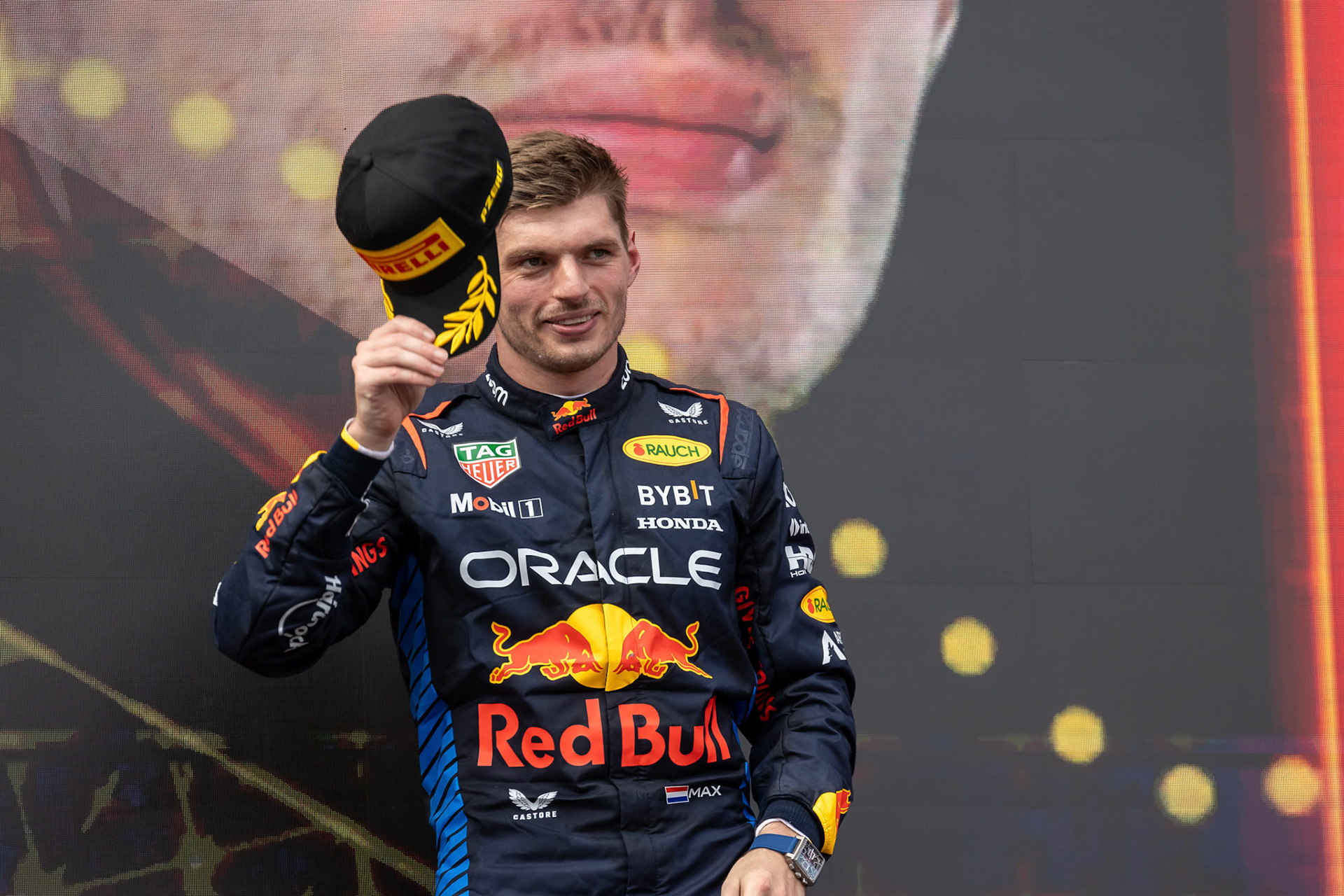 Max Verstappen #1, Oracle Red Bull Racing auf dem Podium.; F1 GP Imola / Italien Sonntag, 19.05.2024