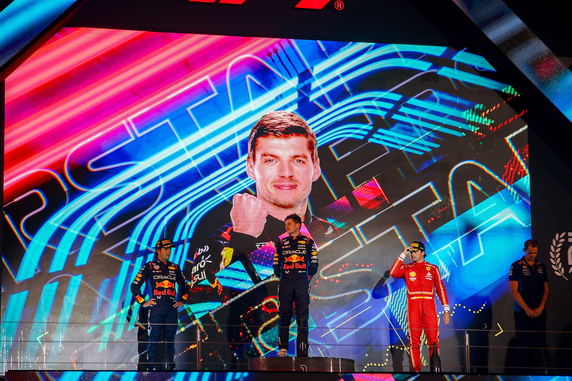 Podium, Max Verstappen #1, Oracle Red Bull RacingSergio Perez #11, Oracle Red Bull RacingCarlos Sainz #55, Scuderia Ferrari; Formel 1 GP Bahrain. Samstag 02.03.2024