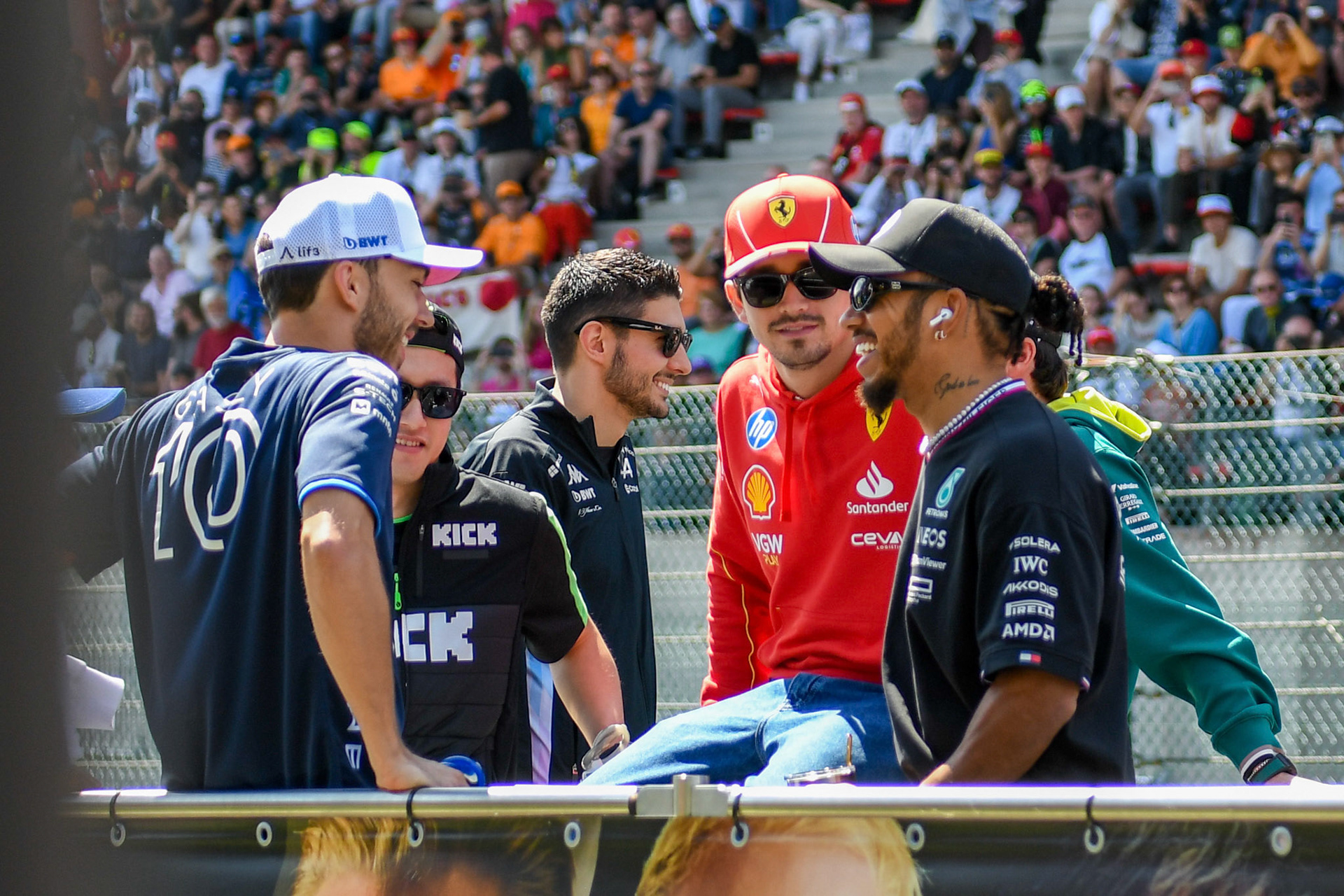 Pierre Gasly #10, BWT Alpine F1 Team und Esteban Ocon #31, BWT Alpine F1 Team und Charles Leclerc #16, Scuderia Ferrari und Lewis Hamilton #44, Mercedes-AMG Petronas F1 Team;Formel 1 GP Spa / Belgien. Sonntag, 28.07.2024