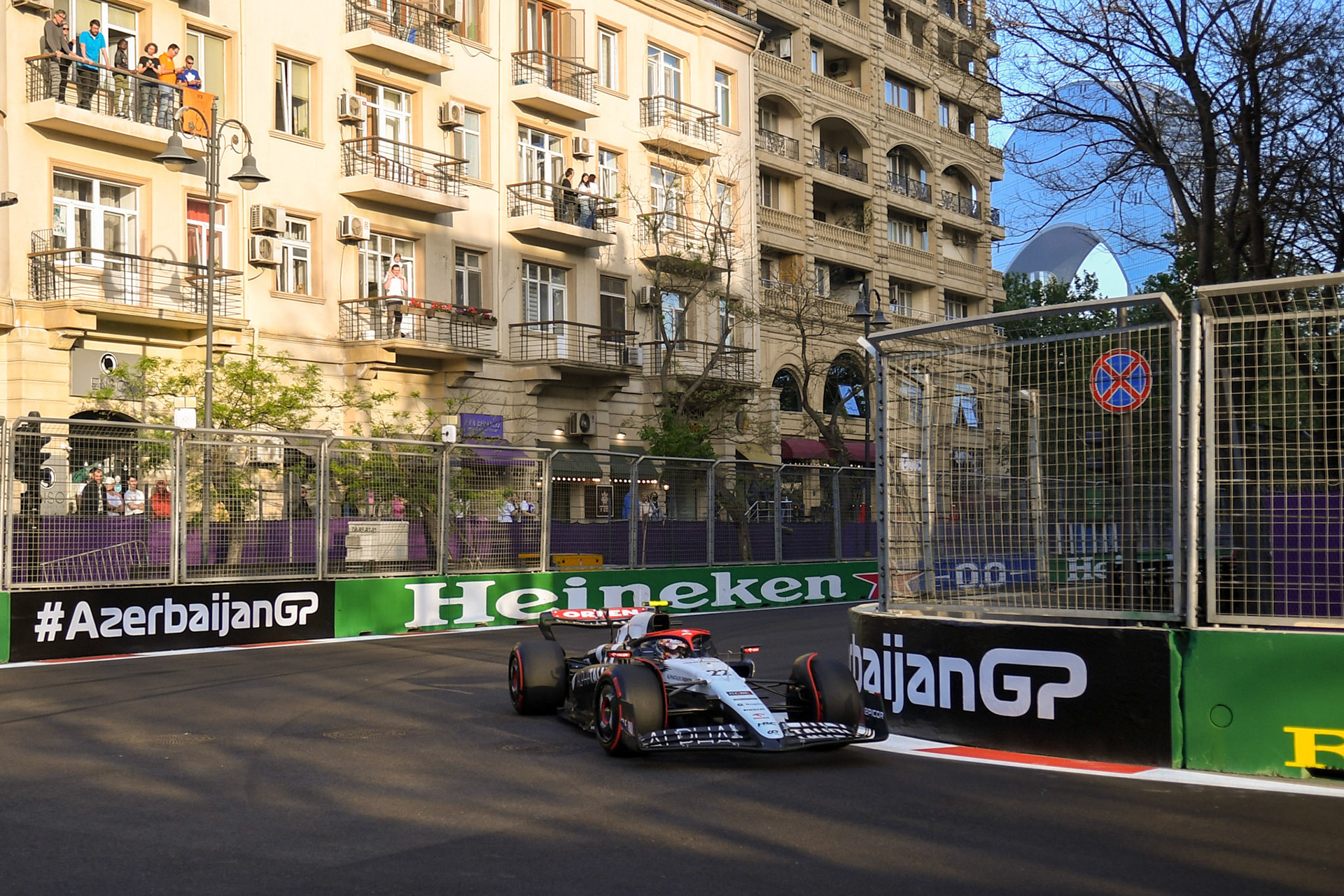 Yuki Tsunoda (JPN) Scuderia Alpha Tauri; Formel 1 GP Baku Azerbaijan. Freitag 28.04.2023