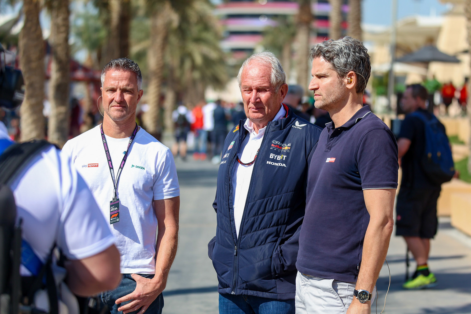 Ralf Schumacher, Sky F1 Deutschland, Dr Helmut Marko, Red Bull Motorsportkonsulent, Oracle Red Bull Racing, Peter Hardenacke, Sky F1 Deutschland; Formel 1 GP Bahrain. Freitag 01.03.2024