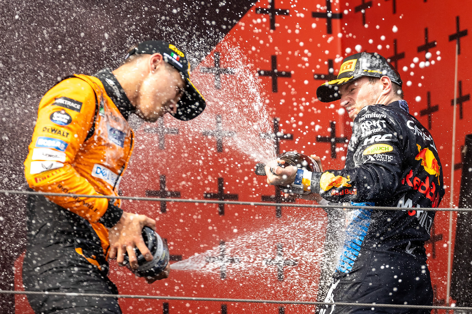 Max Verstappen #1, Oracle Red Bull Racing und Lando Norris #4, McLaren Formula 1 Team auf dem Podium.; F1 GP Imola / Italien Sonntag, 19.05.2024