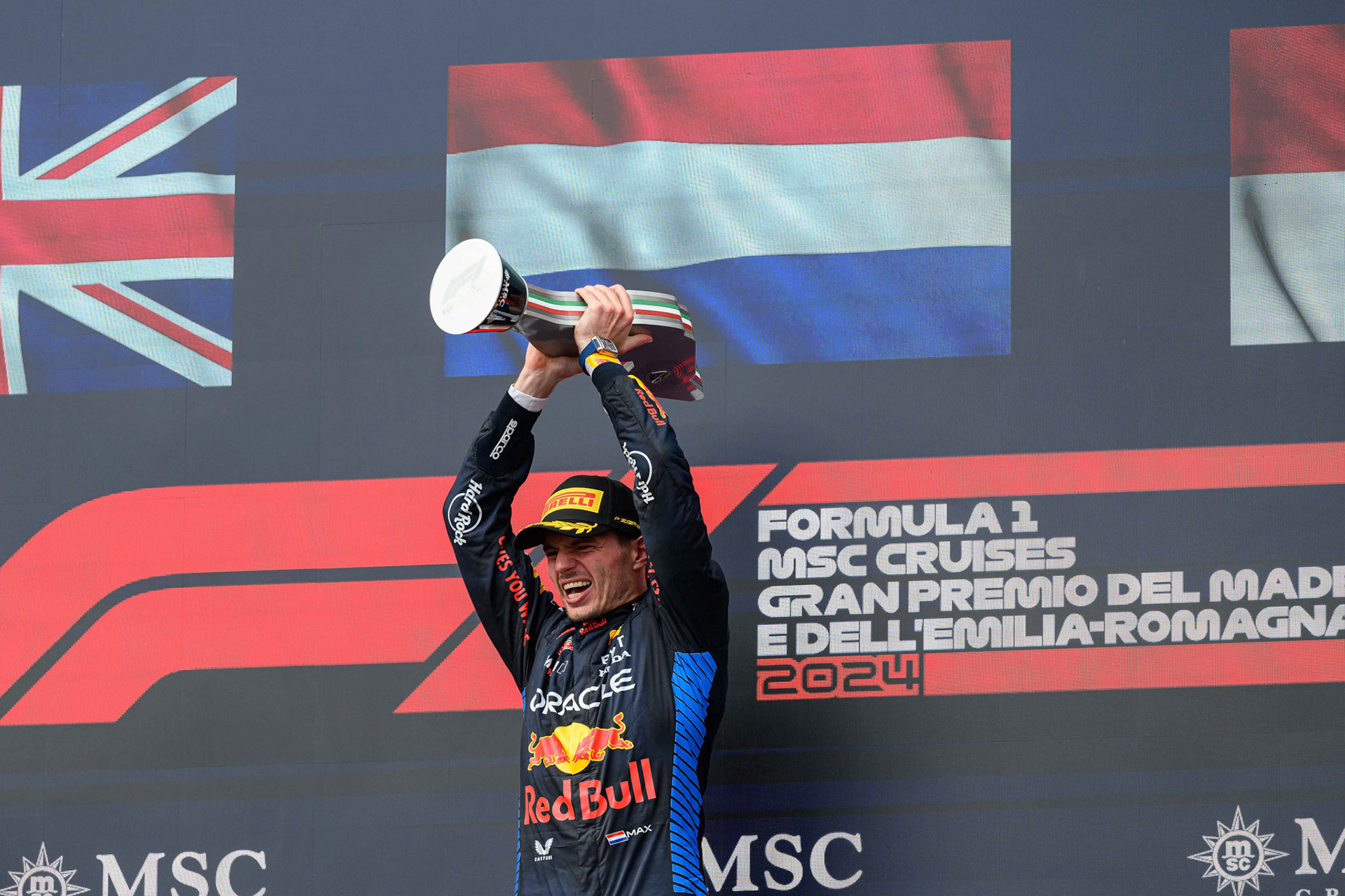Max Verstappen #1, Oracle Red Bull Racing auf dem Podium.; F1 GP Imola / Italien Sonntag, 19.05.2024