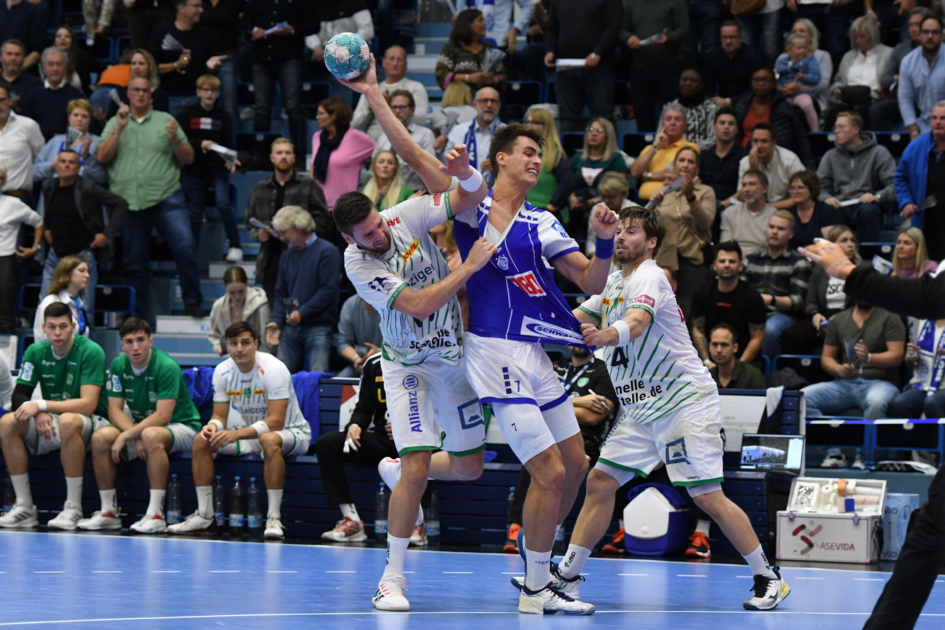 Julian Köster #7; Handball Bundesliga; VfL Gummersbach - SCDHFK Leipzig 09.10.2022
