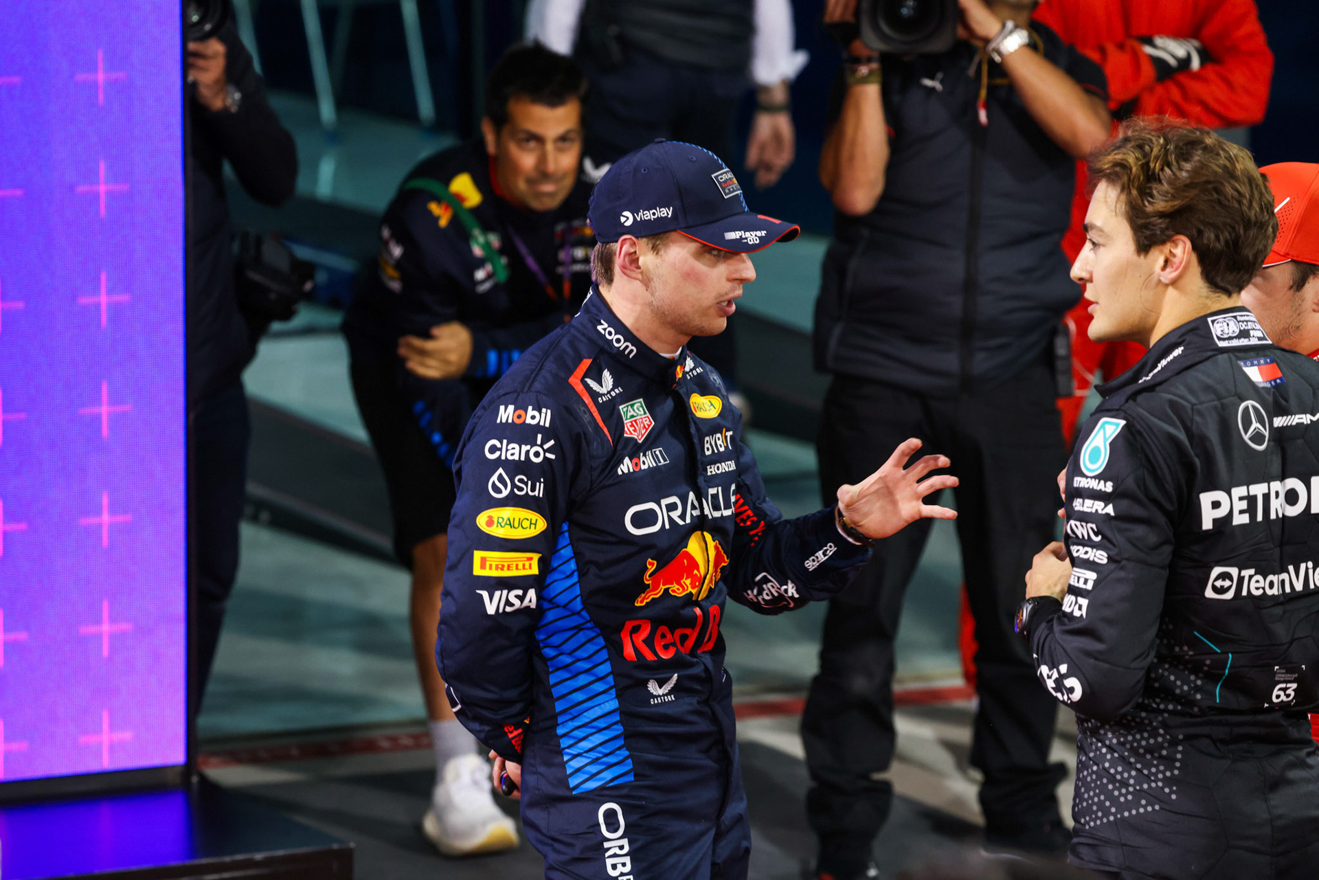 Max Verstappen #1, Oracle Red Bull Racing, George Russell #63, Mercedes-AMG Petronas F1 Team; Formel 1 GP Bahrain. Freitag 01.03.2024