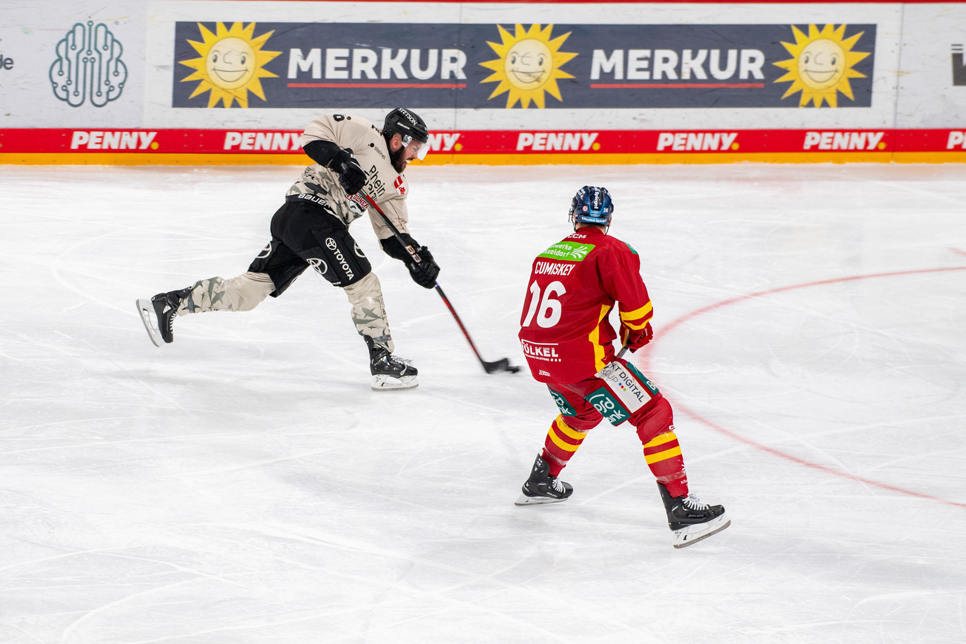 Jason Bast, Kyle Cumiskey; DEL Düsseldorfer EG - Kölner Haie, 25.02.2024