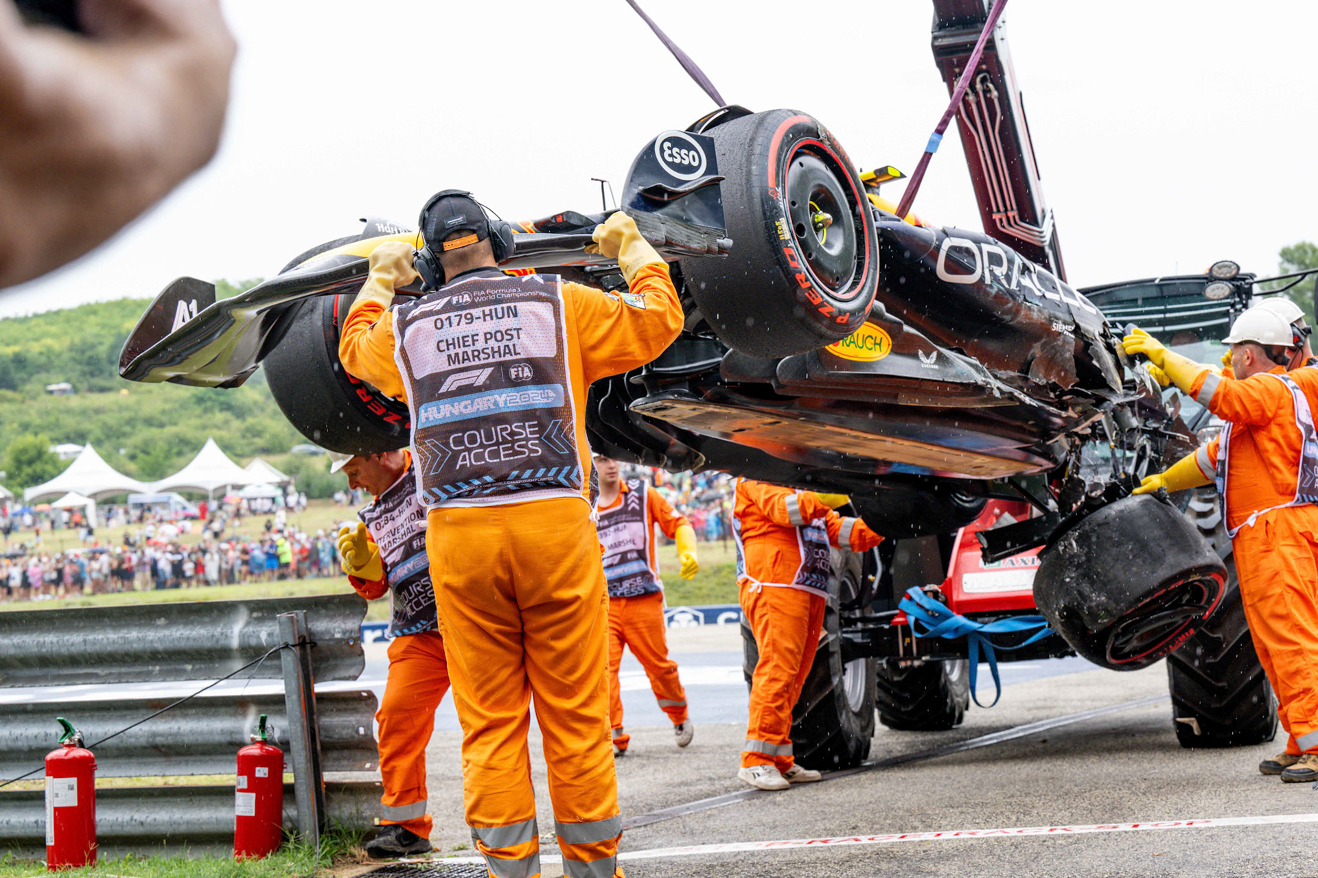 Sergio Perez #11, Oracle Red Bull Racing crasht im Qualifying;Formel 1 Budapest / Ungarn, 20.07.2024