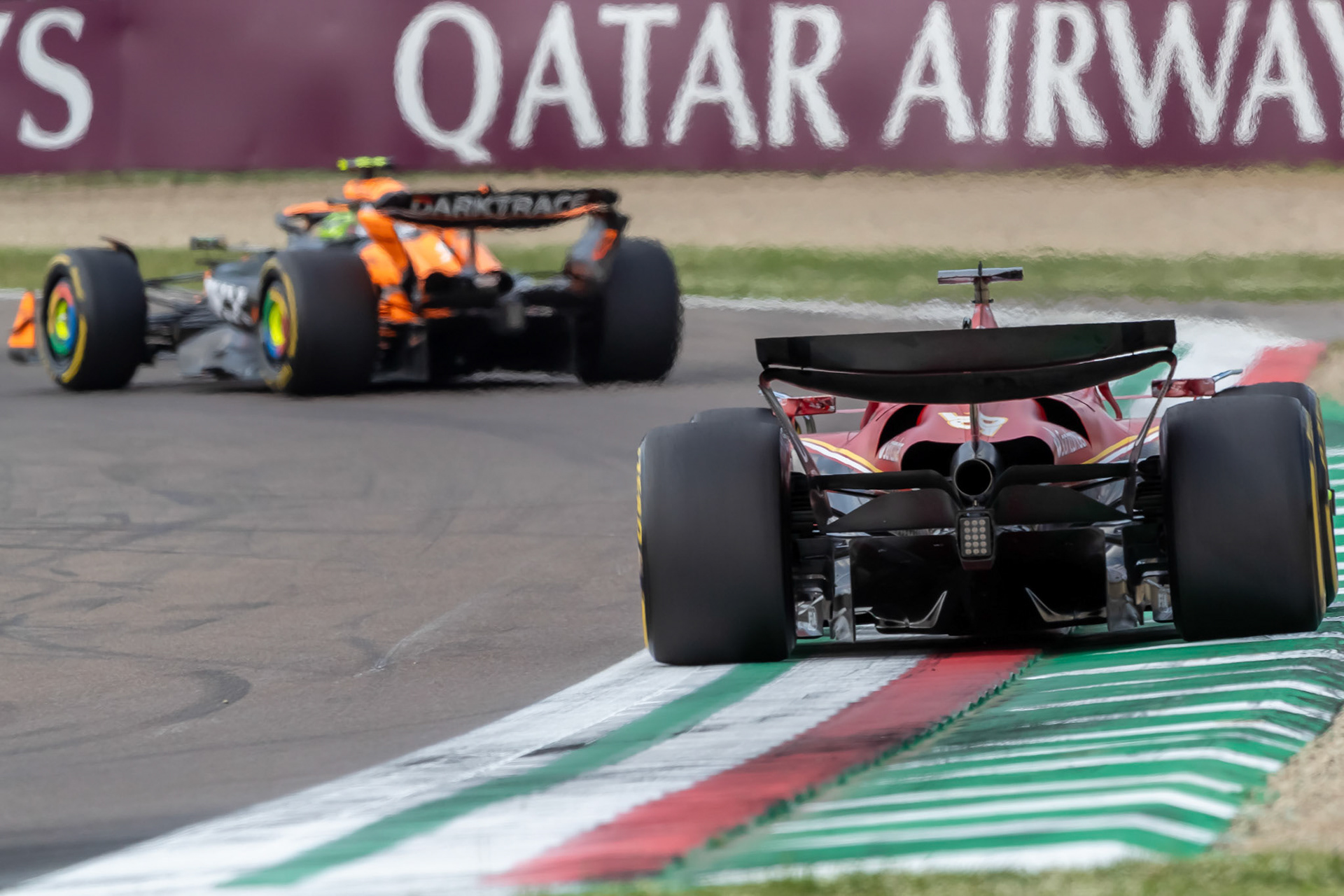 Lando Norris #4, McLaren Formula 1 Team und Charles Leclerc #16, Scuderia Ferrari; F1 GP Imola / Italien Sonntag, 19.05.2024