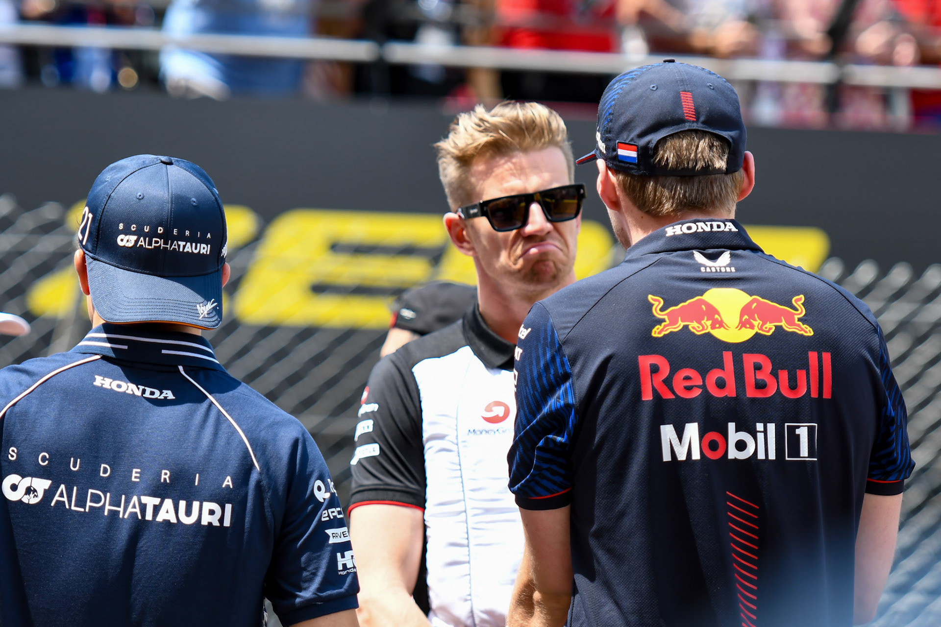 Nico Hülkenberg (GER) Haas F1 Team und Max Verstappen; Formel 1 GP Monaco. Sonntag 28.05.2023