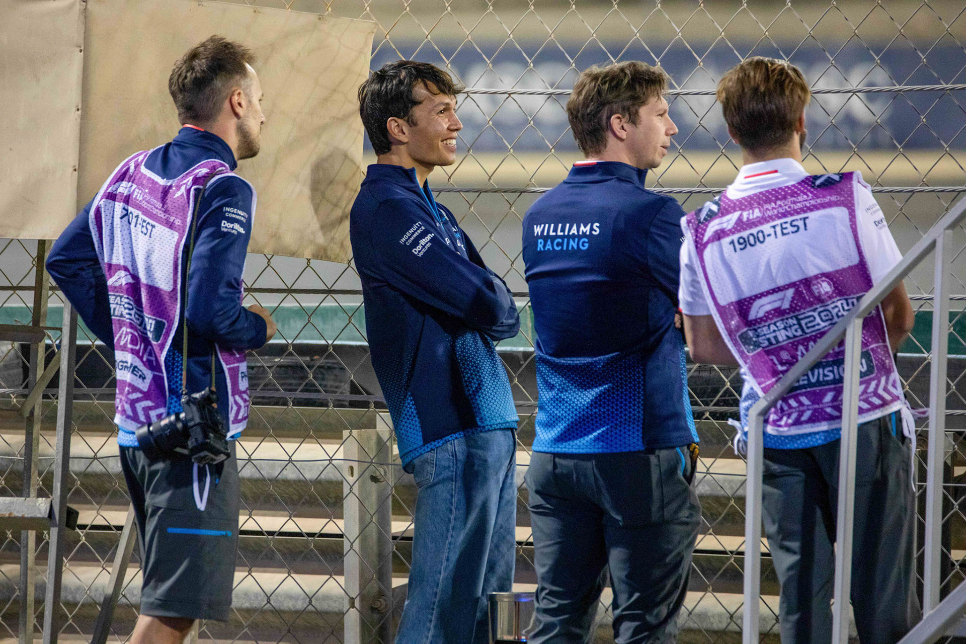 Alexander Albon und James Vowles, Williams Racing; Formel 1 Pre-Season Tests Bahrain. Donnerstag, 22.02.2024