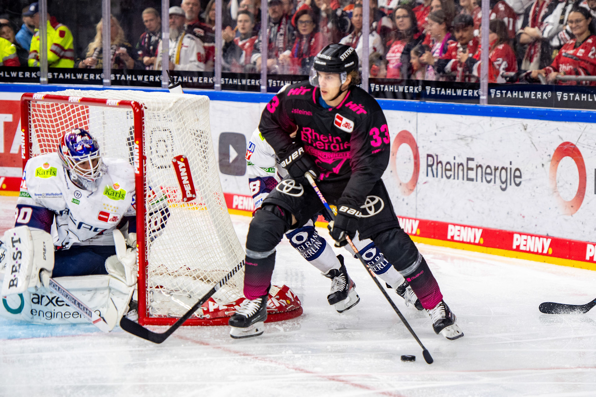 Tim Wohlgemuth; DEL Kölner Haie - Eisbaeren Berlin, 06.10.2023