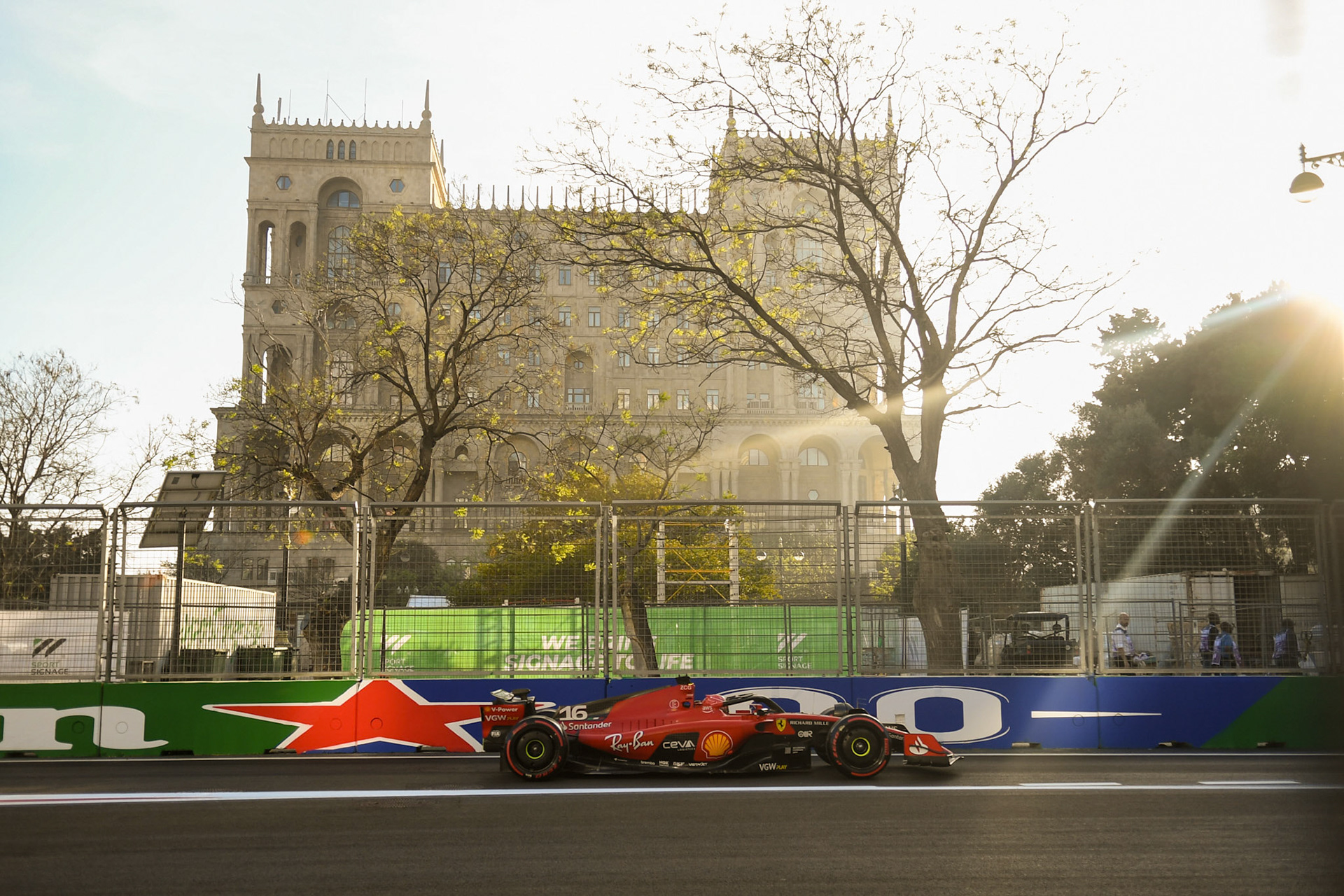 Charles Leclerc (MCO) Scuderia Ferrari; Formel 1 GP Baku Azerbaijan. Freitag 28.04.2023