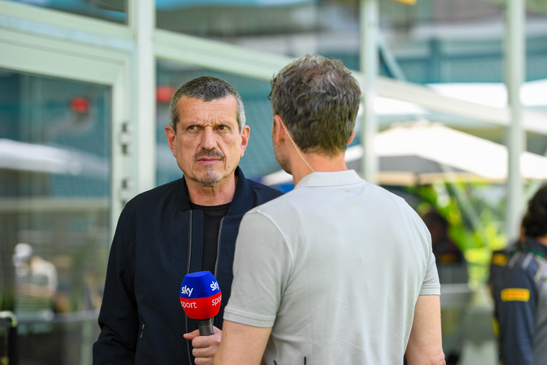 Günther Steiner im Gespräch mit Sky Moderator Peter Hardenacke; Formel 1 GP Miami / USA. 04.05.2024