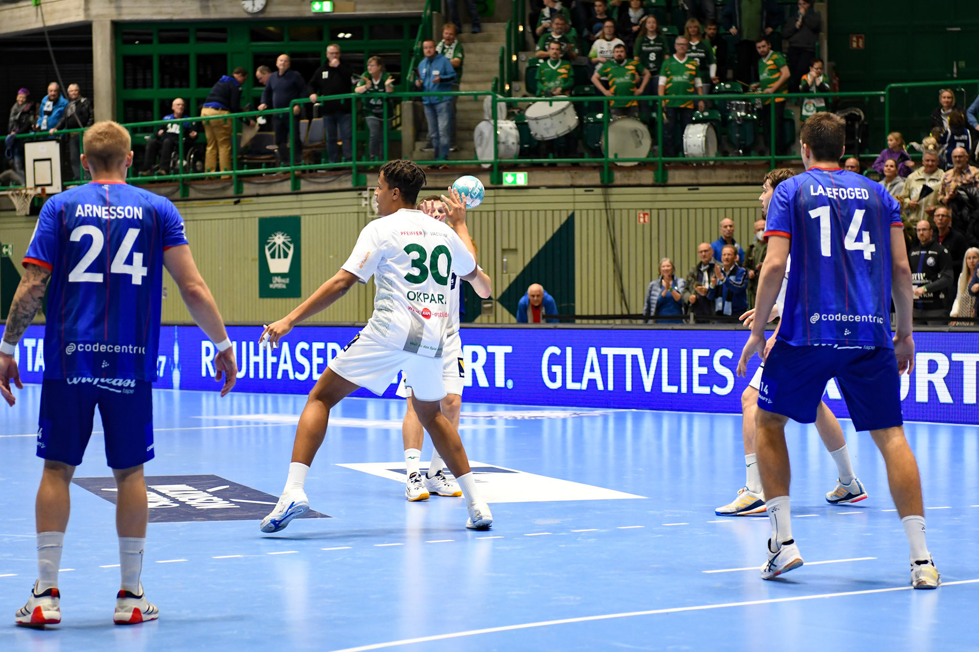 Linus Arnesson #24; Handball Bundesliga; BHC 06 - HSG Wetzlar 06.11.2022