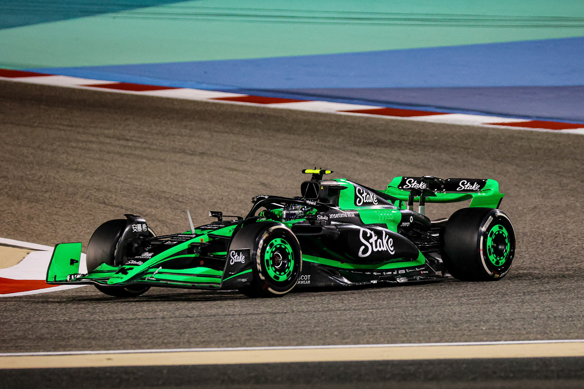 Guanyu Zhou #24, Stake F1 Team Kick Sauber; Formel 1 Pre-Season Tests Bahrain. Mittwoch, 21.02.2024