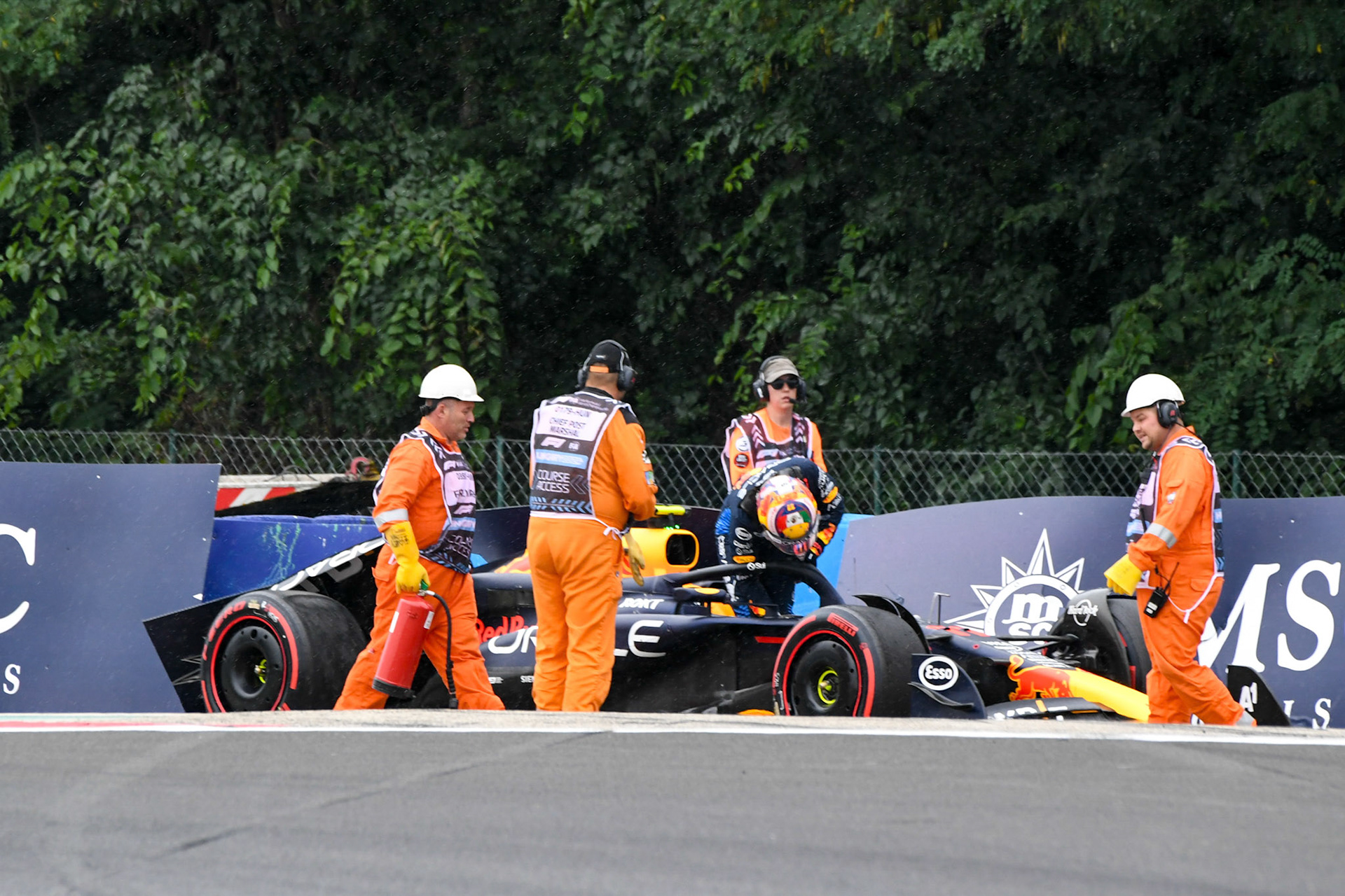 Sergio Perez #11, Oracle Red Bull Racing crasht im Qualifying;Formel 1 Budapest / Ungarn, 20.07.2024