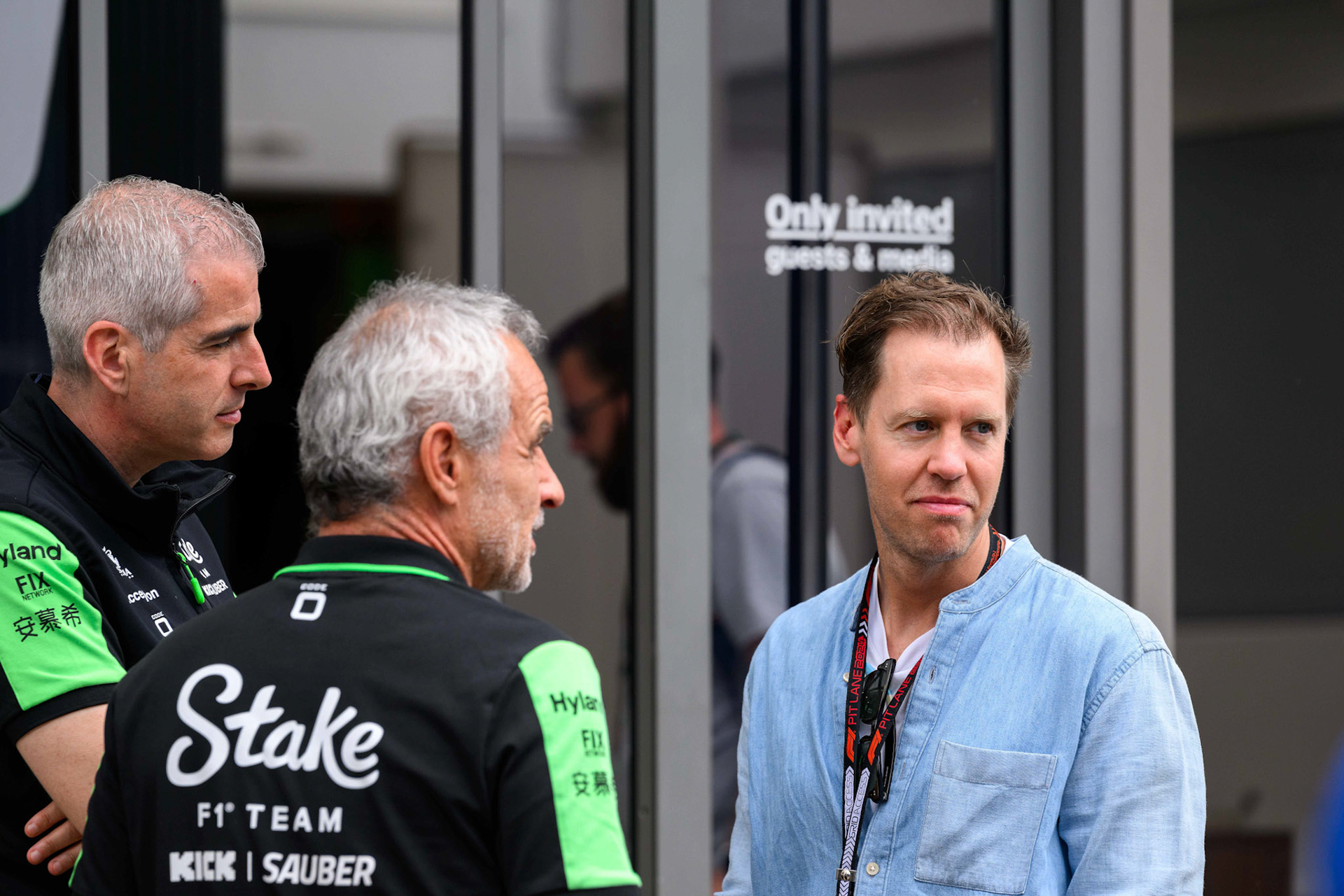 Beat Zehnder und Sebastian Vettel; F1 GP Imola / Italien Donnerstag, 16.05.2024