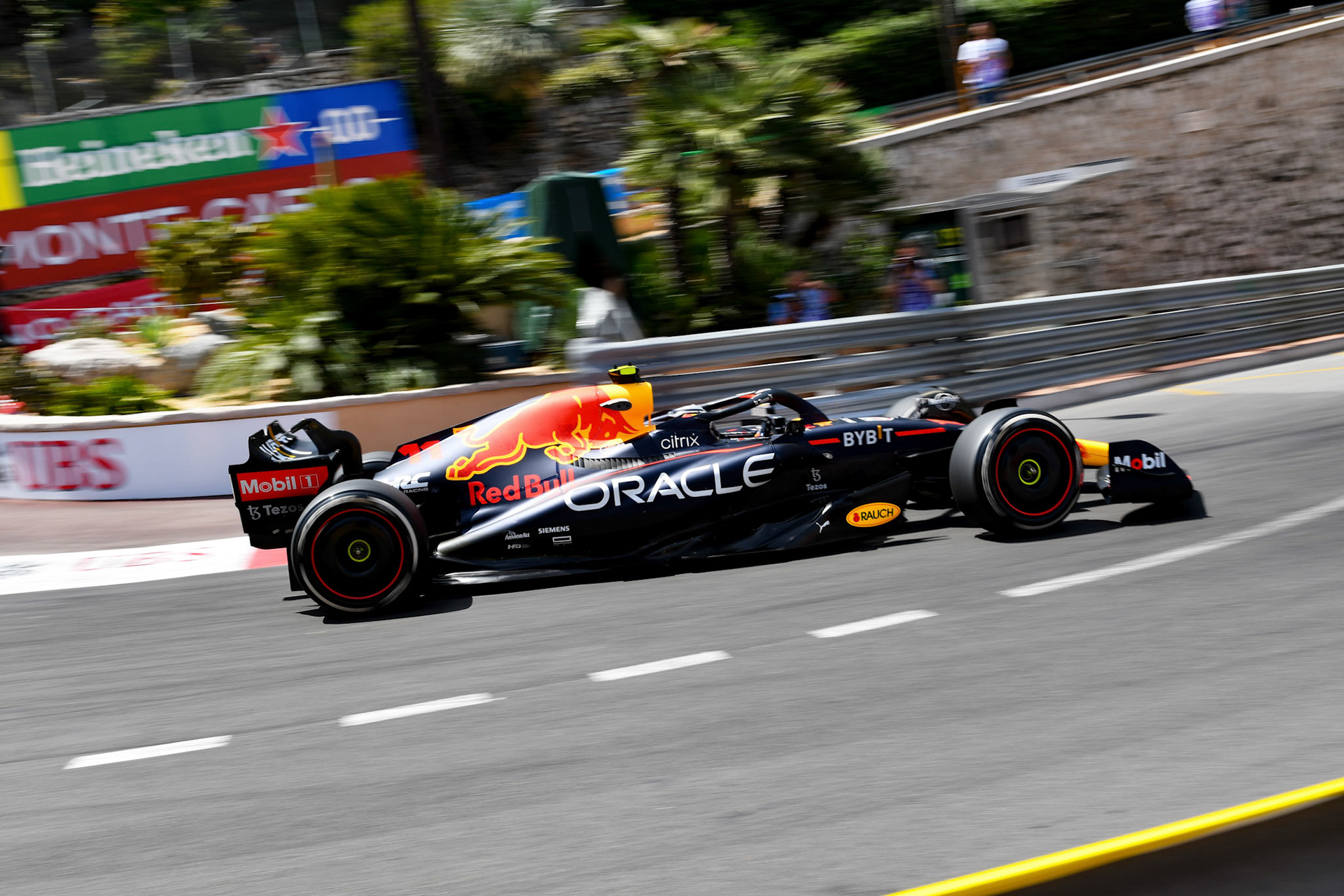 Sergio Perez (MEX) Red Bull Racing; Formel 1 Monaco am 27.05.2022