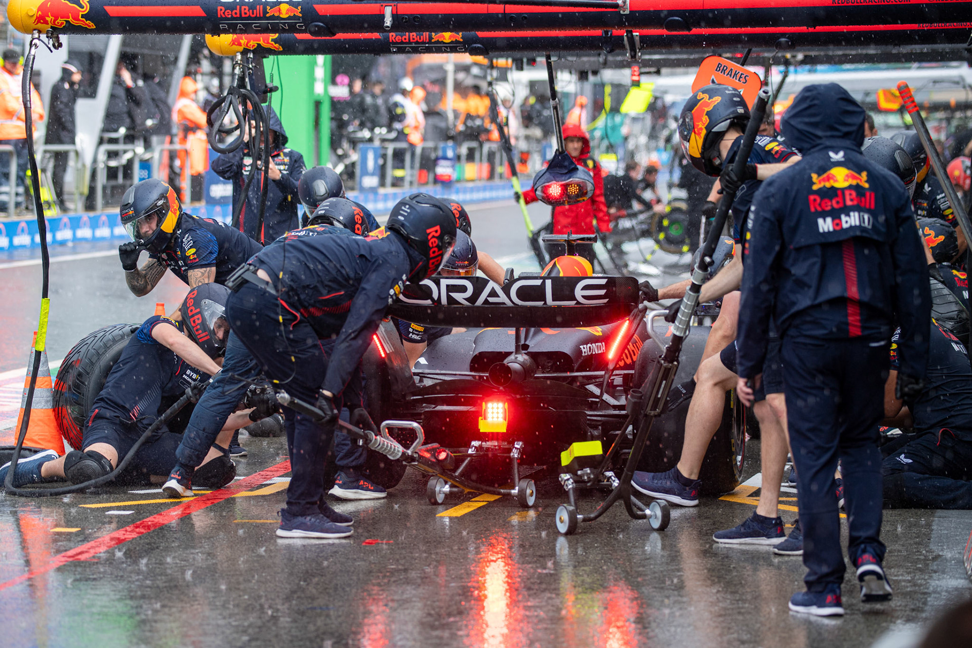 Max Verstappen (NED) Red Bull Racing Boxenstop;Formel 1 GP Holland / Zandvoort. Samstag, 26.08.2023