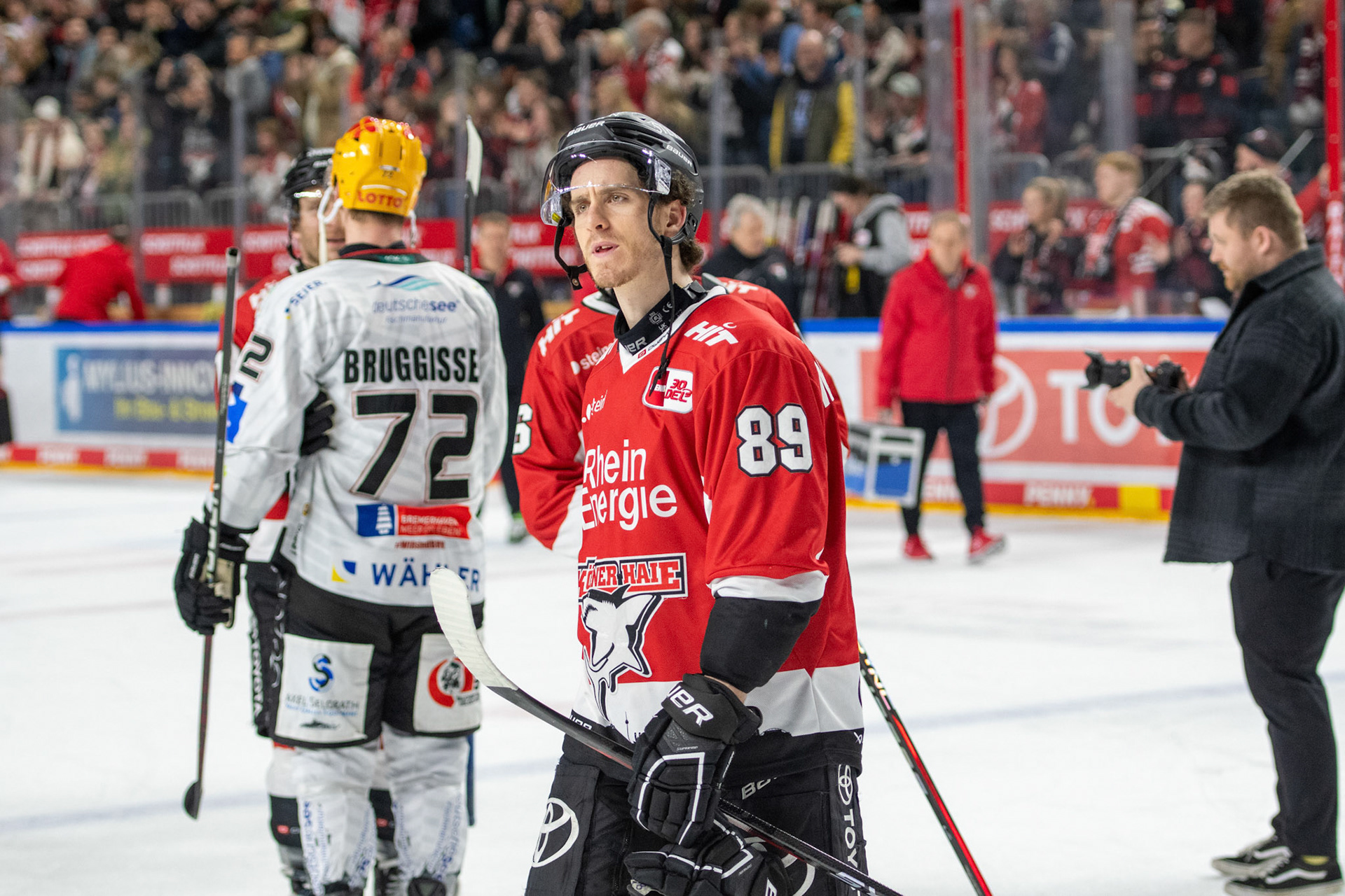 Gregor Macleod, Phillip Bruggisser; DEL Kölner Haie - Fishtown Pinguins Bremerhaven, 30.01.2024