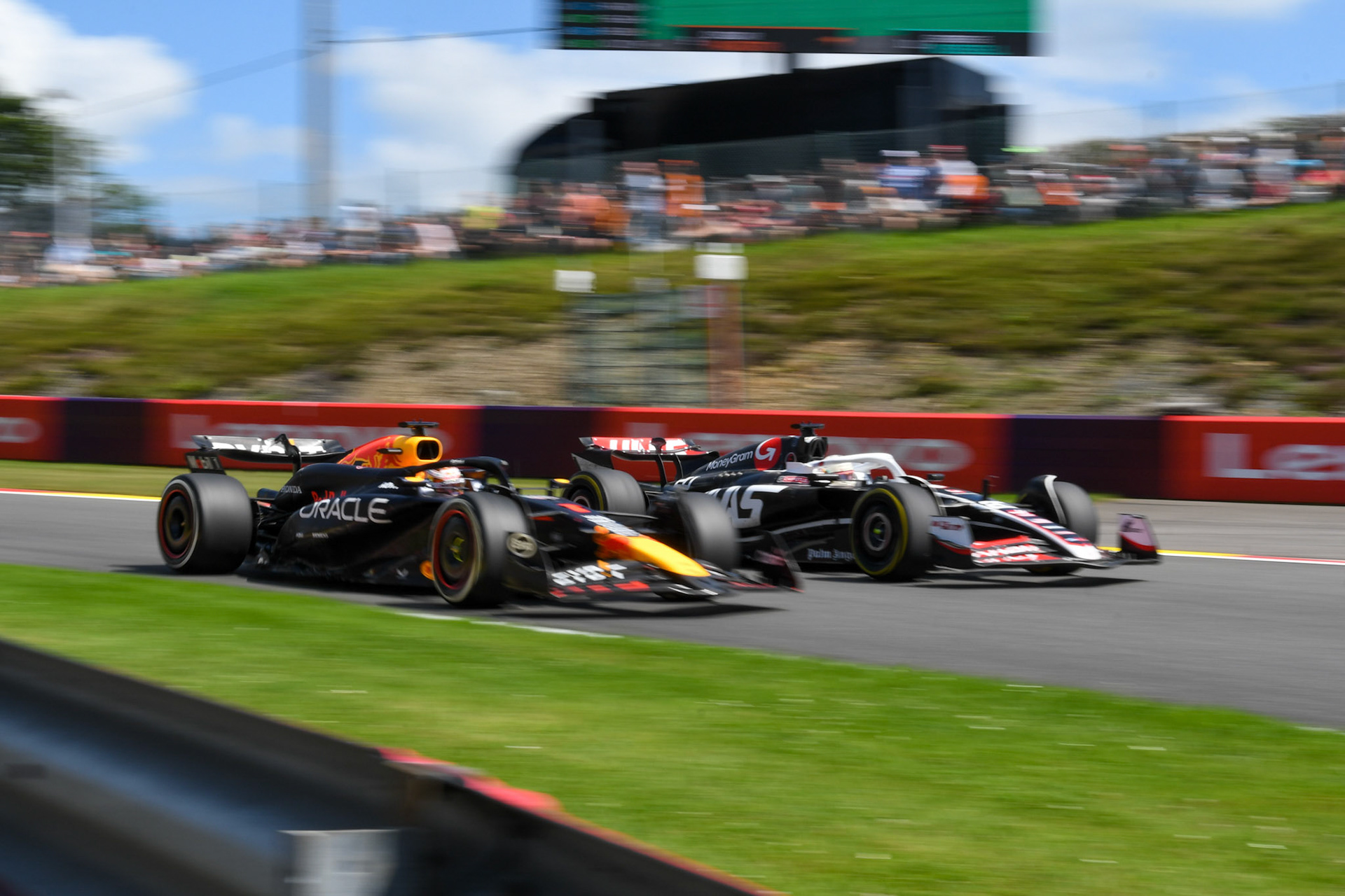 Max Verstappen #1, Oracle Red Bull Racing und Kevin Magnussen #20, MoneyGram Haas F1 Team;Formel 1 GP Spa / Belgien. Sonntag, 28.07.2024