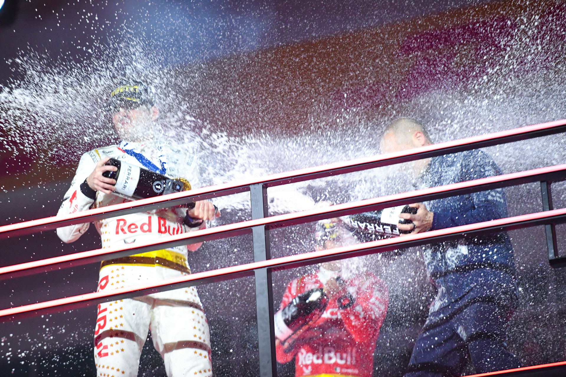 Max Verstappen (NED) Red Bull Racing auf dem Podium;Formel 1 GP USA Las Vegas. Sonntag 19.11.2023