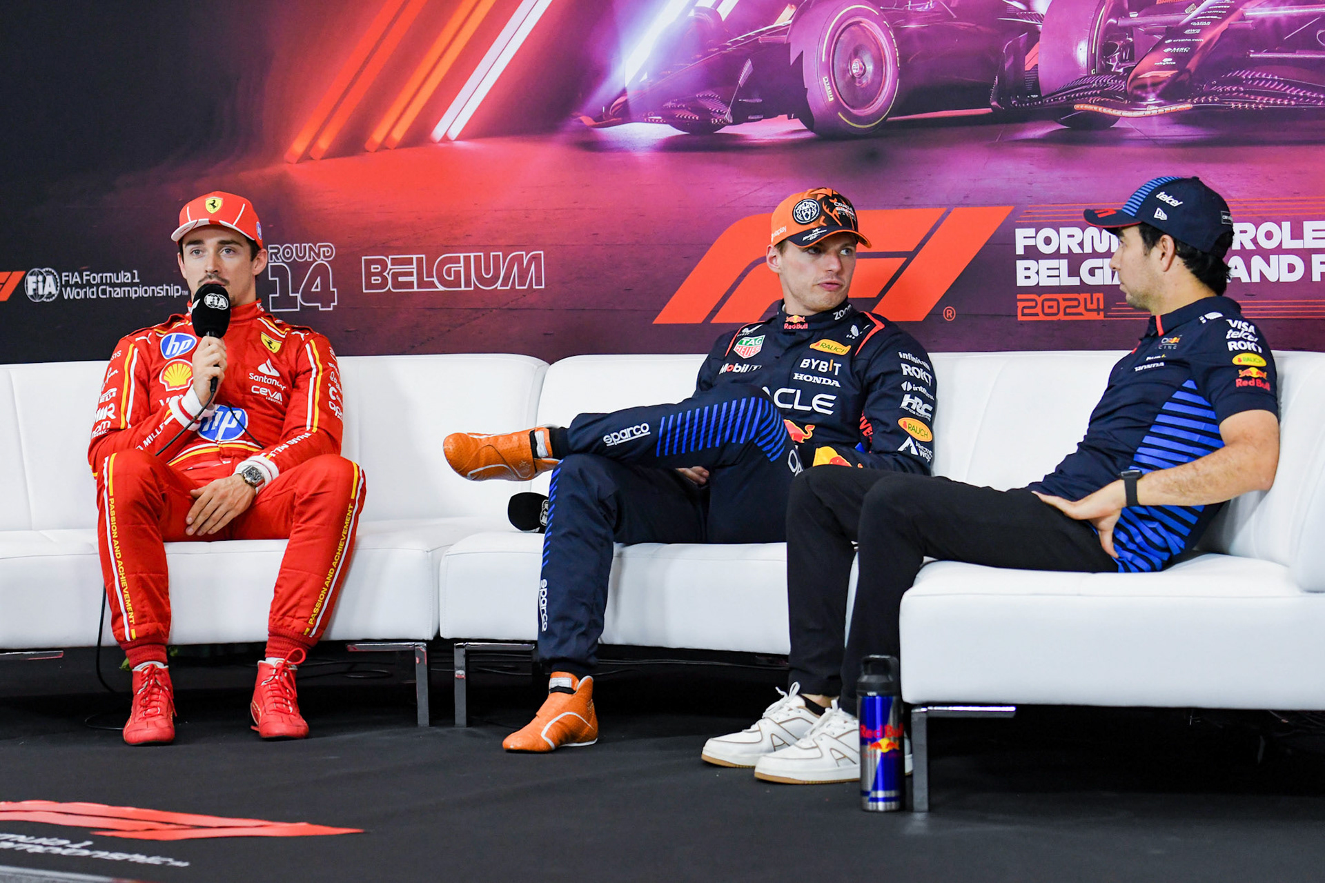 Charles Leclerc #16, Scuderia Ferrari und Max Verstappen #1, Oracle Red Bull Racing und Sergio Perez #11, Oracle Red Bull Racing in der Pressekonferenz;Formel 1 GP Spa / Belgien. Samstag, 27.07.2024