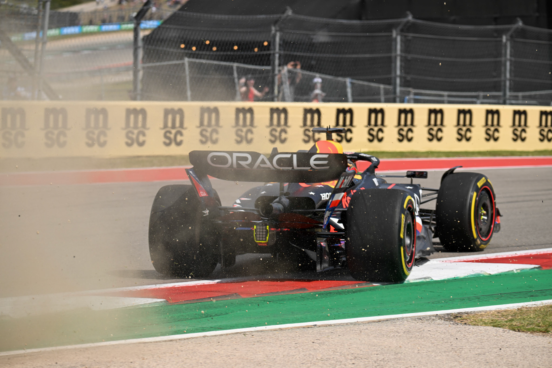 Max Verstappen´s 360 Grad Dreher im Sprint Shootout, (NED) Red Bull Racing;Formel 1 GP USA Austin Texas. Samstag 21.10.2023
