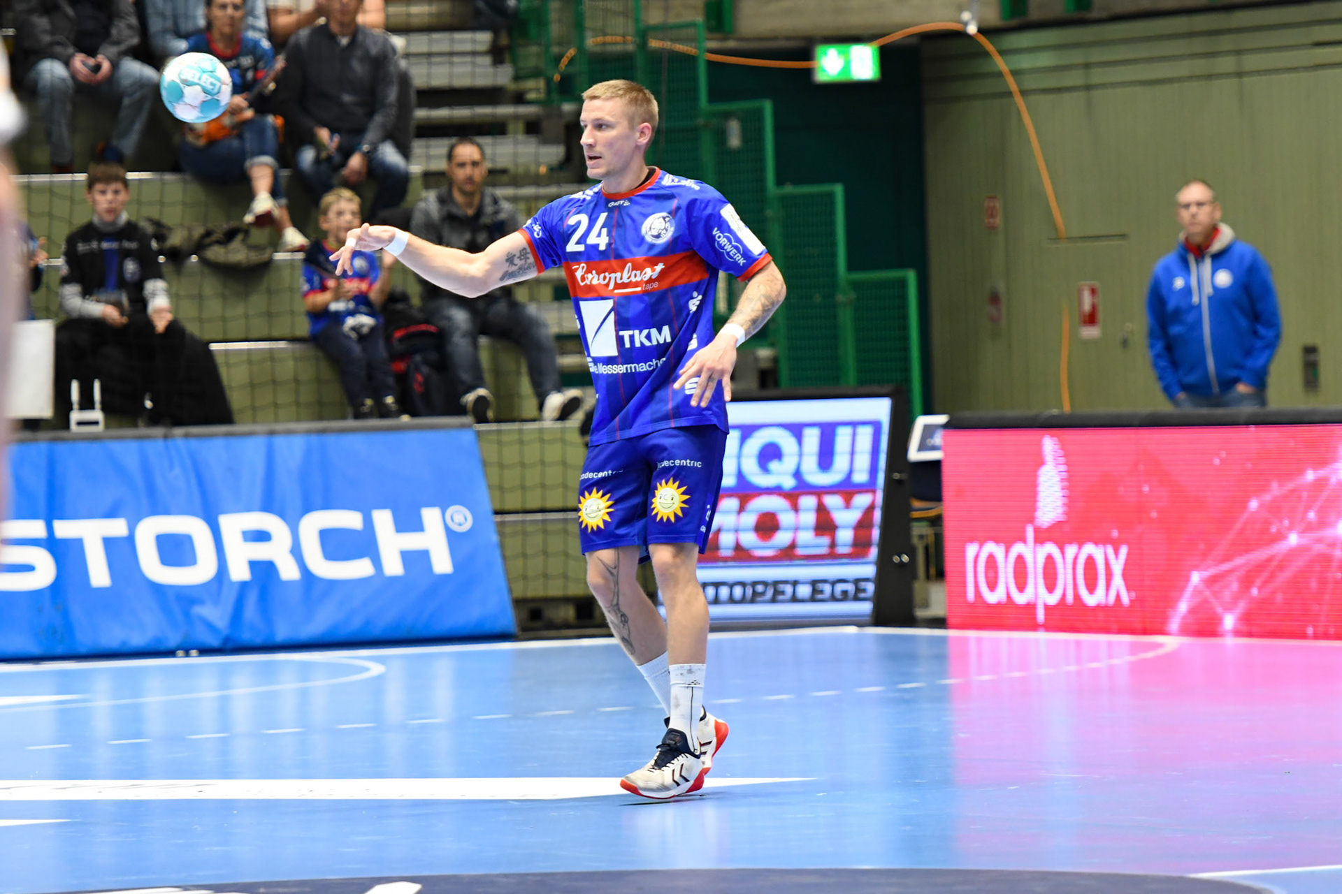 Linus Arnesson #24; Handball Bundesliga; BHC 06 - HSG Wetzlar 06.11.2022