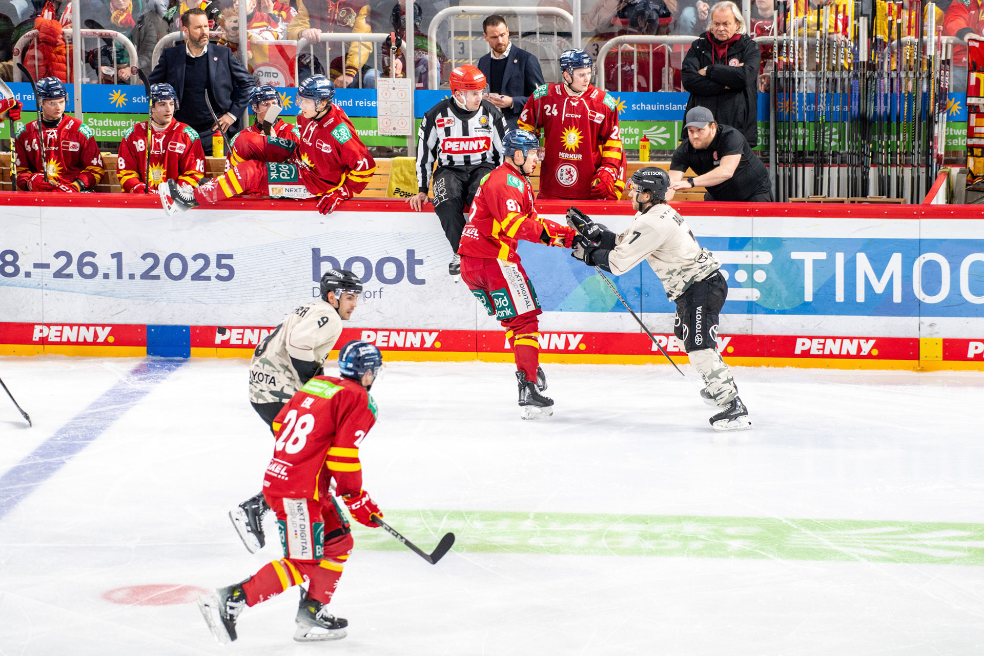 Philip Gogulla, Nicholas Bailen, Alexander Ehl; DEL Düsseldorfer EG - Kölner Haie, 25.02.2024