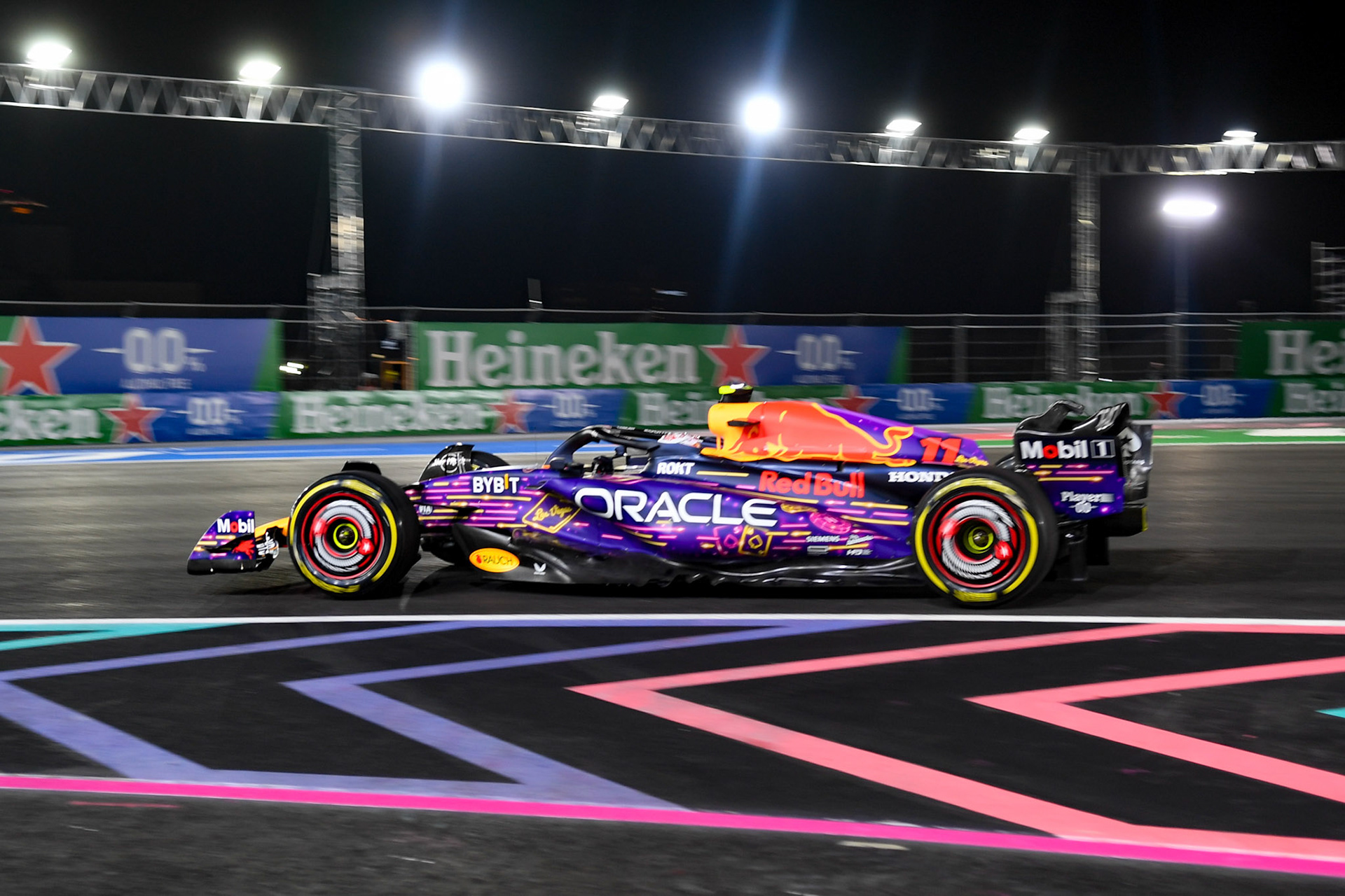 Sergio Perez (MEX) Red Bull Racing; Formel 1 GP USA Las Vegas. Samstag 18.11.2023
