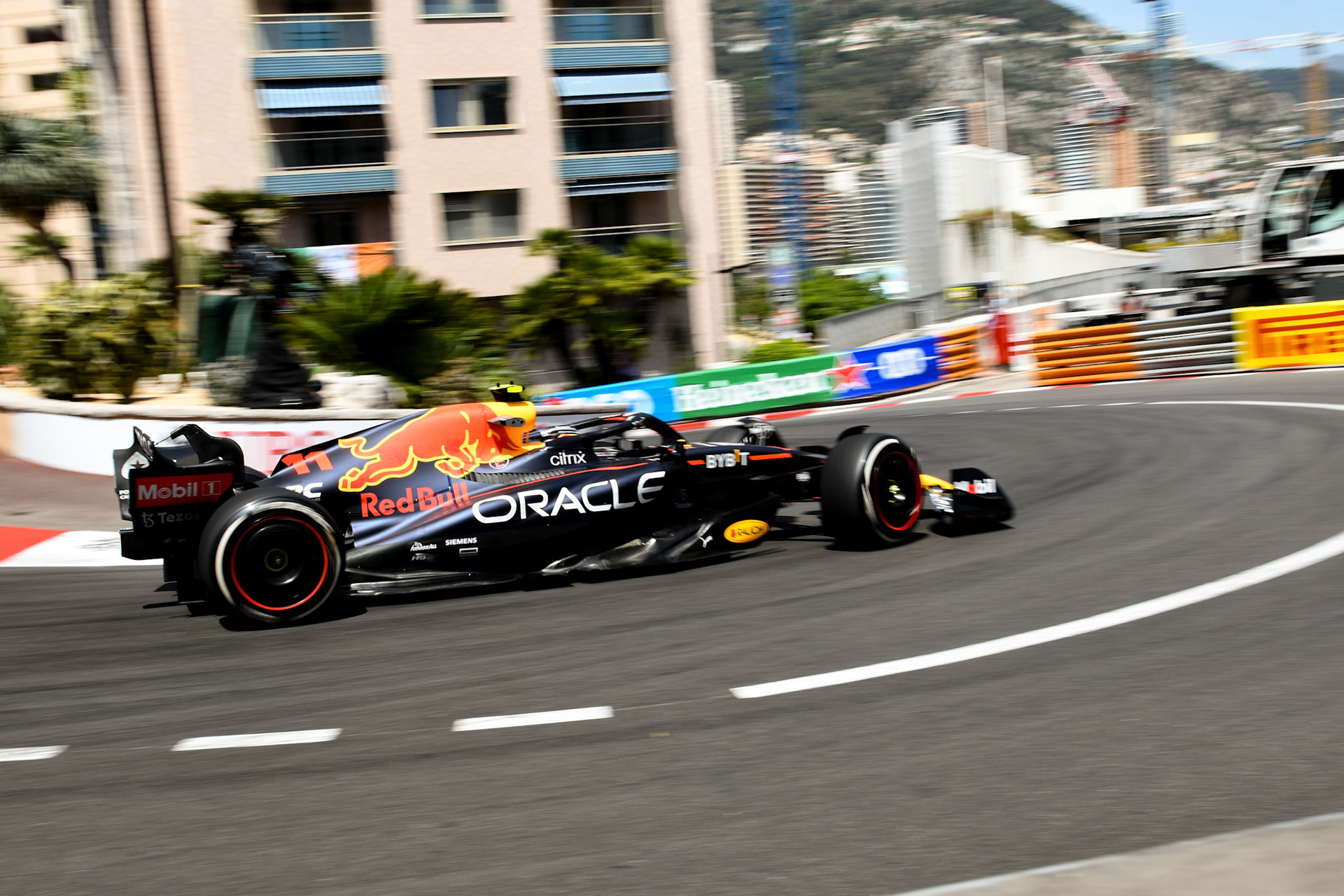 Sergio Perez (MEX) Red Bull Racing; Formel 1 Monaco am 27.05.2022