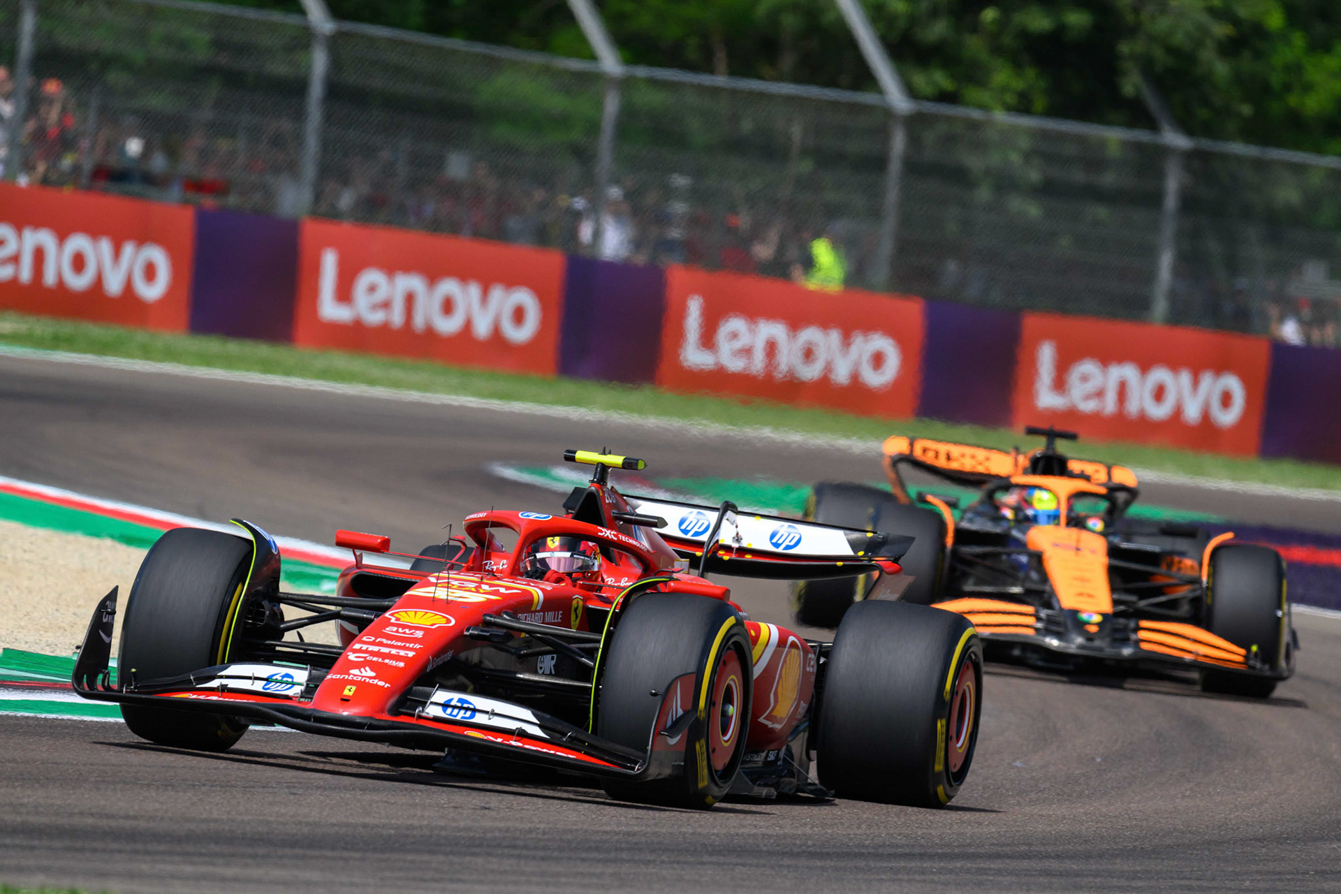 Charles Leclerc #16, Scuderia Ferrari und Lando Norris #4, McLaren Formula 1 Team; F1 GP Imola / Italien Sonntag, 19.05.2024