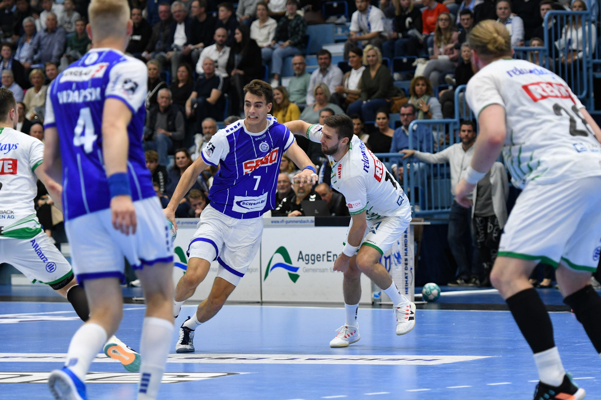 Ellidi Vidarsson #4; Handball Bundesliga; VfL Gummersbach - SCDHFK Leipzig 09.10.2022