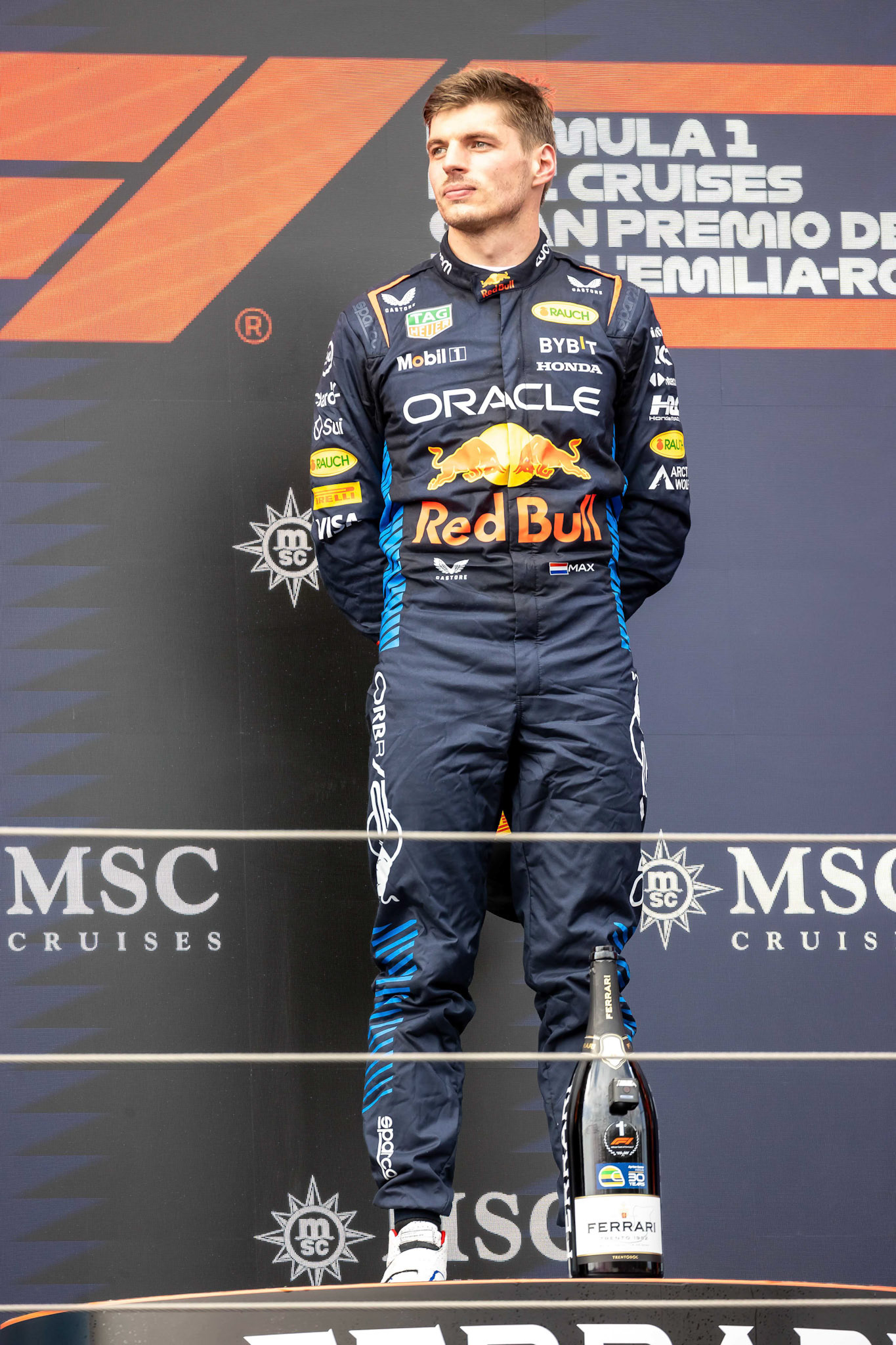 Max Verstappen #1, Oracle Red Bull Racing auf dem Podium.; F1 GP Imola / Italien Sonntag, 19.05.2024