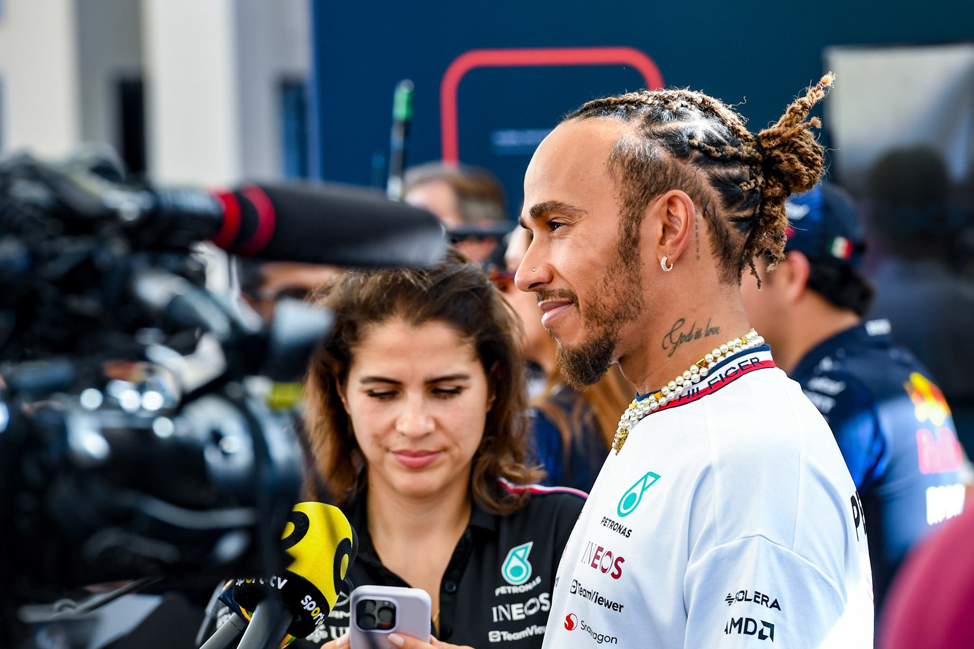 Lewis Hamilton (GBR) Mercedes AMG F1 Team; Formel 1 GP Abu Dhabi. Donnerstag 23.11.2023