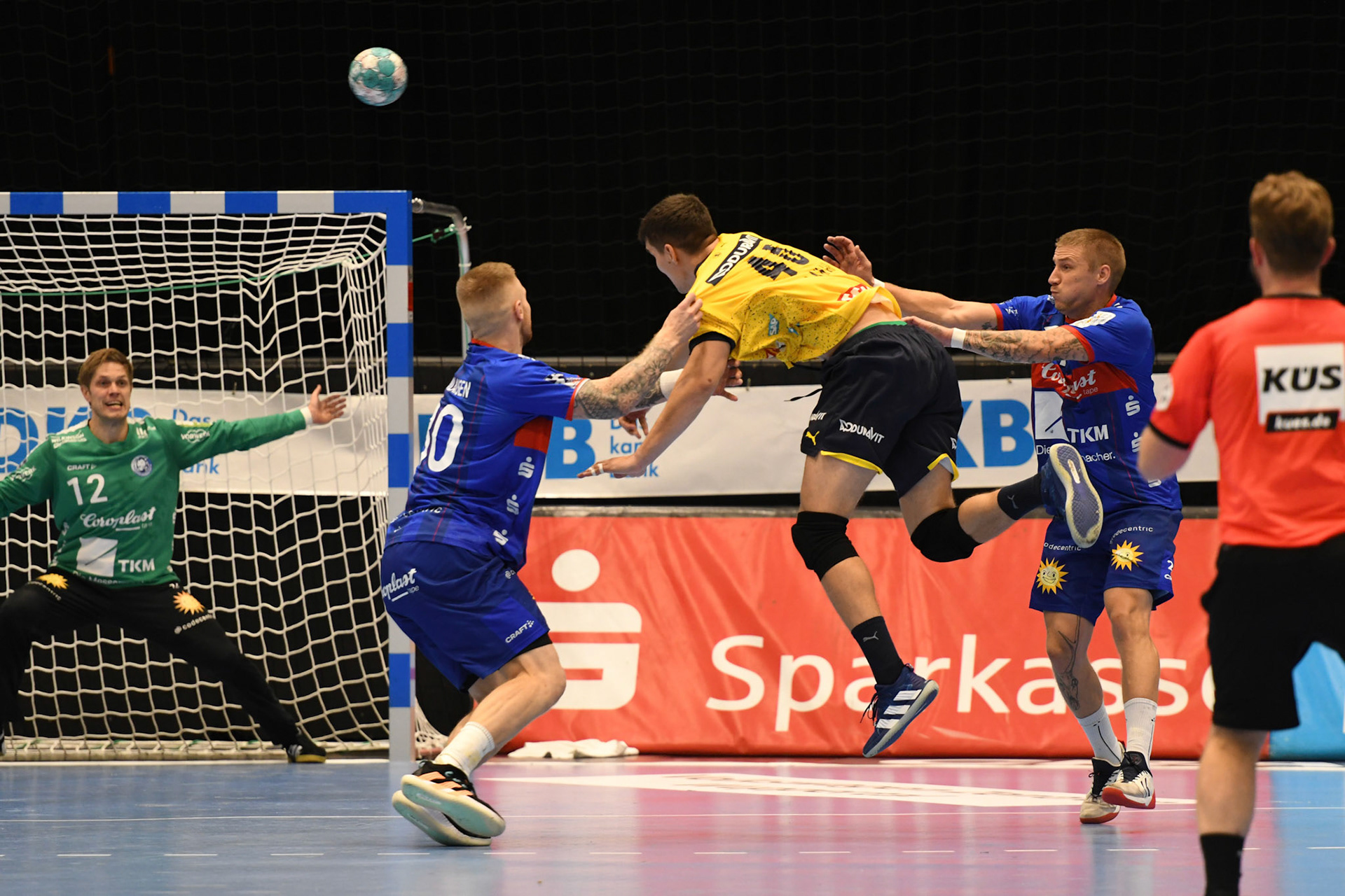 Peter Johannesson #12; Handball Bundesliga; BHC 06 - Rhein Neckar Loewen 29.09.2022