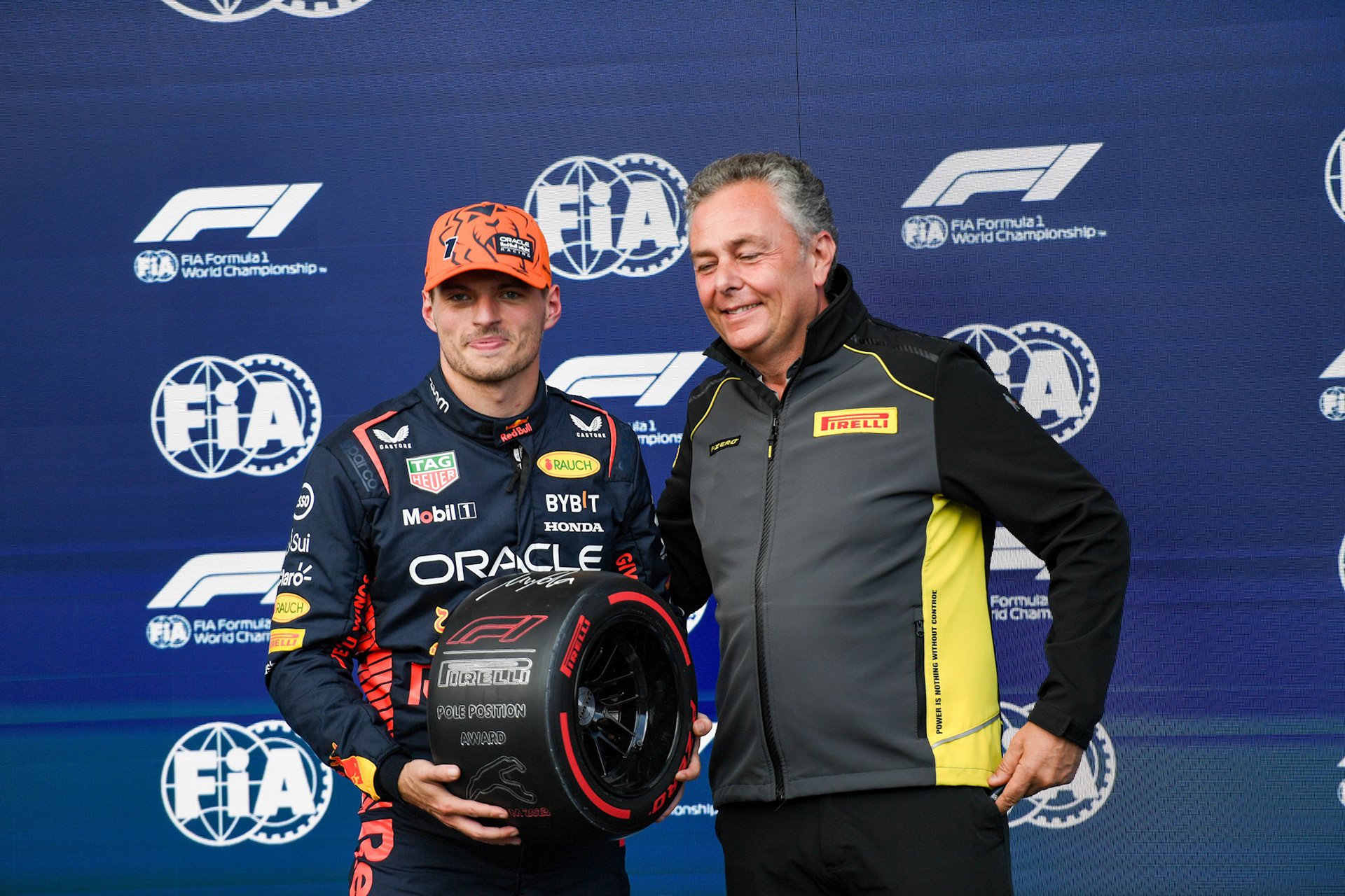 Max Verstappen, Red Bull Racing und Mario Isola, Pirelli;Formel 1 GP Spa Francorchamps/ Belgien. Freitag, 28.07.2023