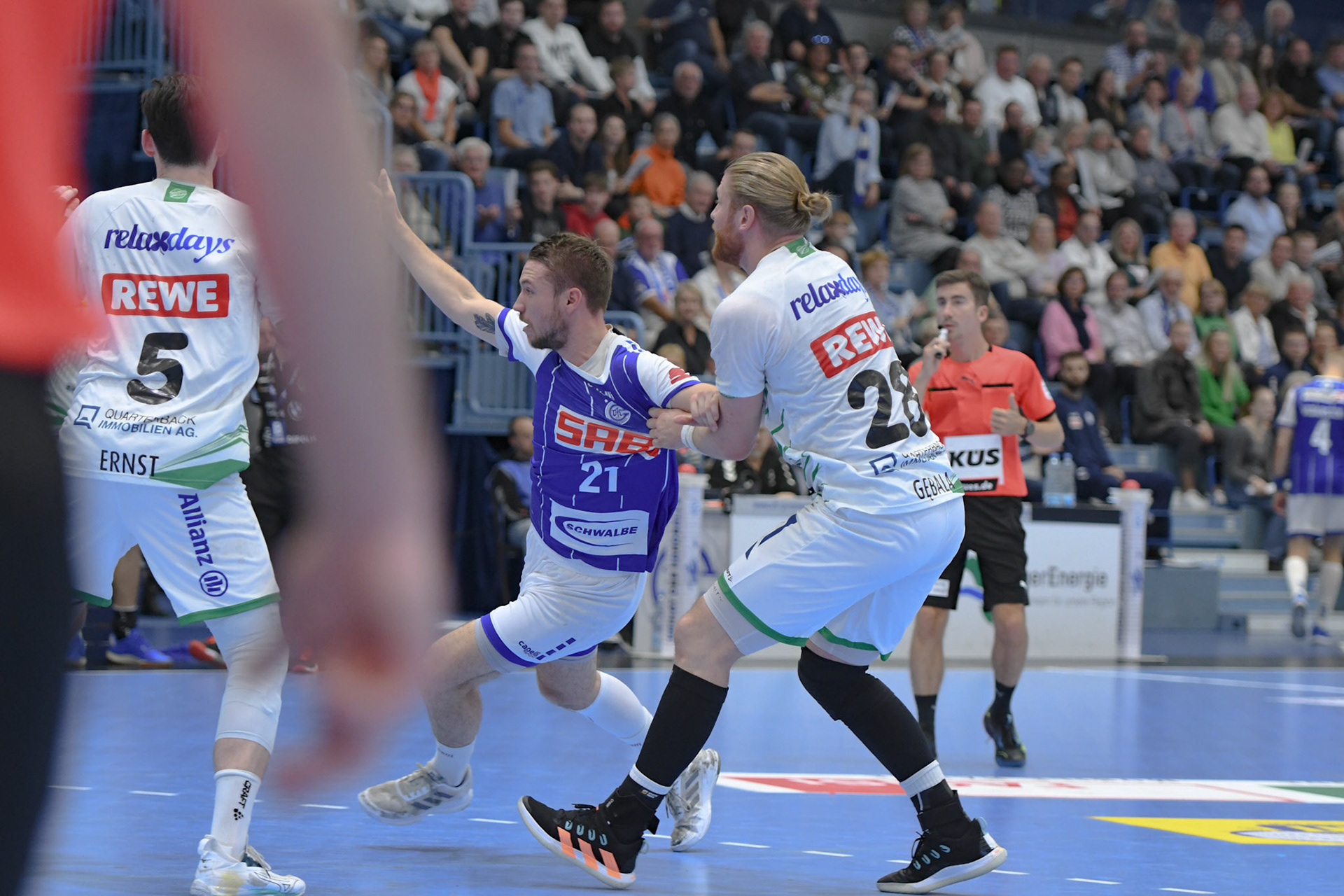 Dominik Mappes #21; Handball Bundesliga; VfL Gummersbach - SCDHFK Leipzig 09.10.2022