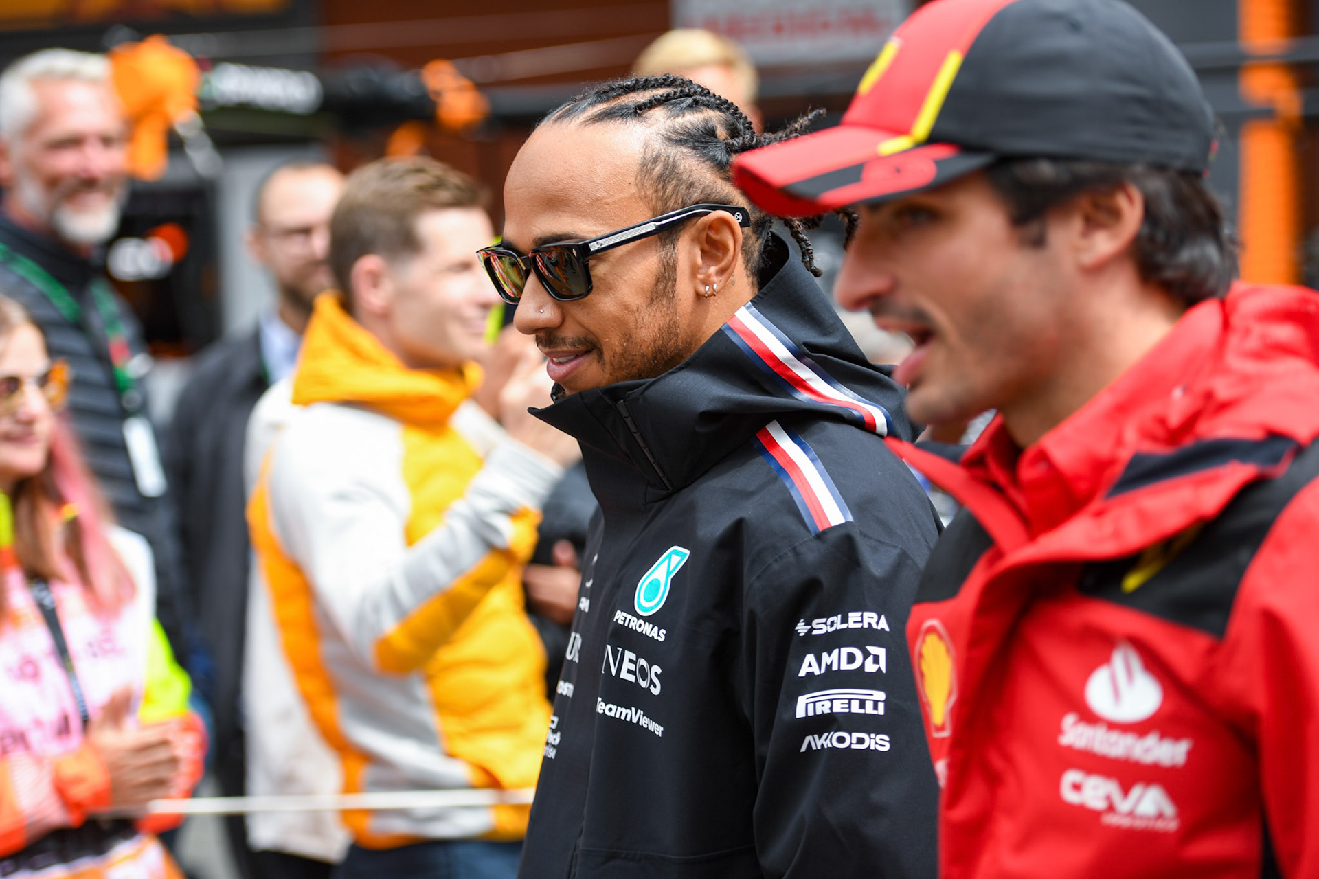 Lewis Hamilton und Carlos Sainz; Formel 1 GP Spa Francorchamps/ Belgien. Sonntag, 30.07.2023