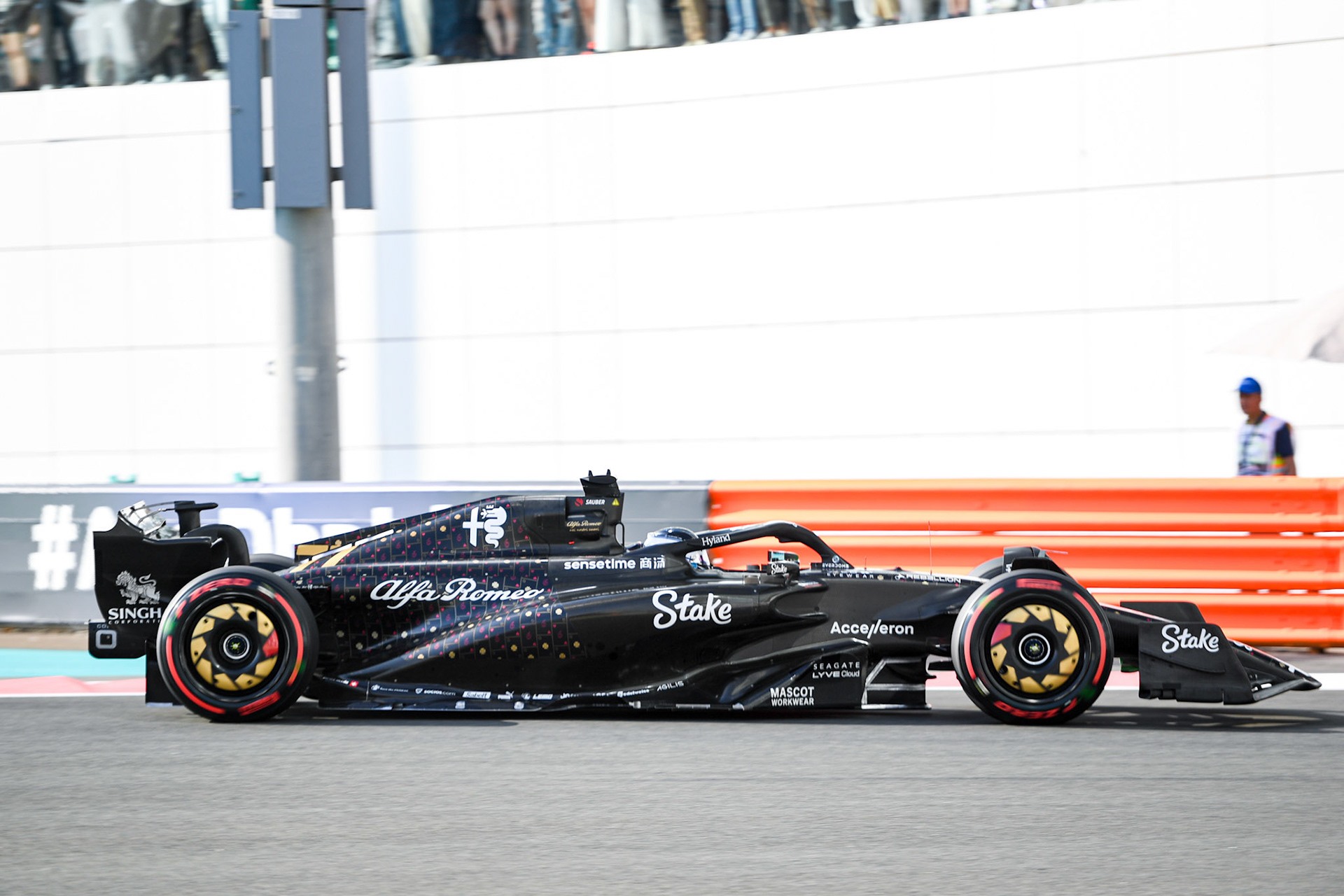 Valtteri Bottas (FIN) Alfa Romeo F1 Team;Formel 1 GP Abu Dhabi. Samstag 25.11.2023