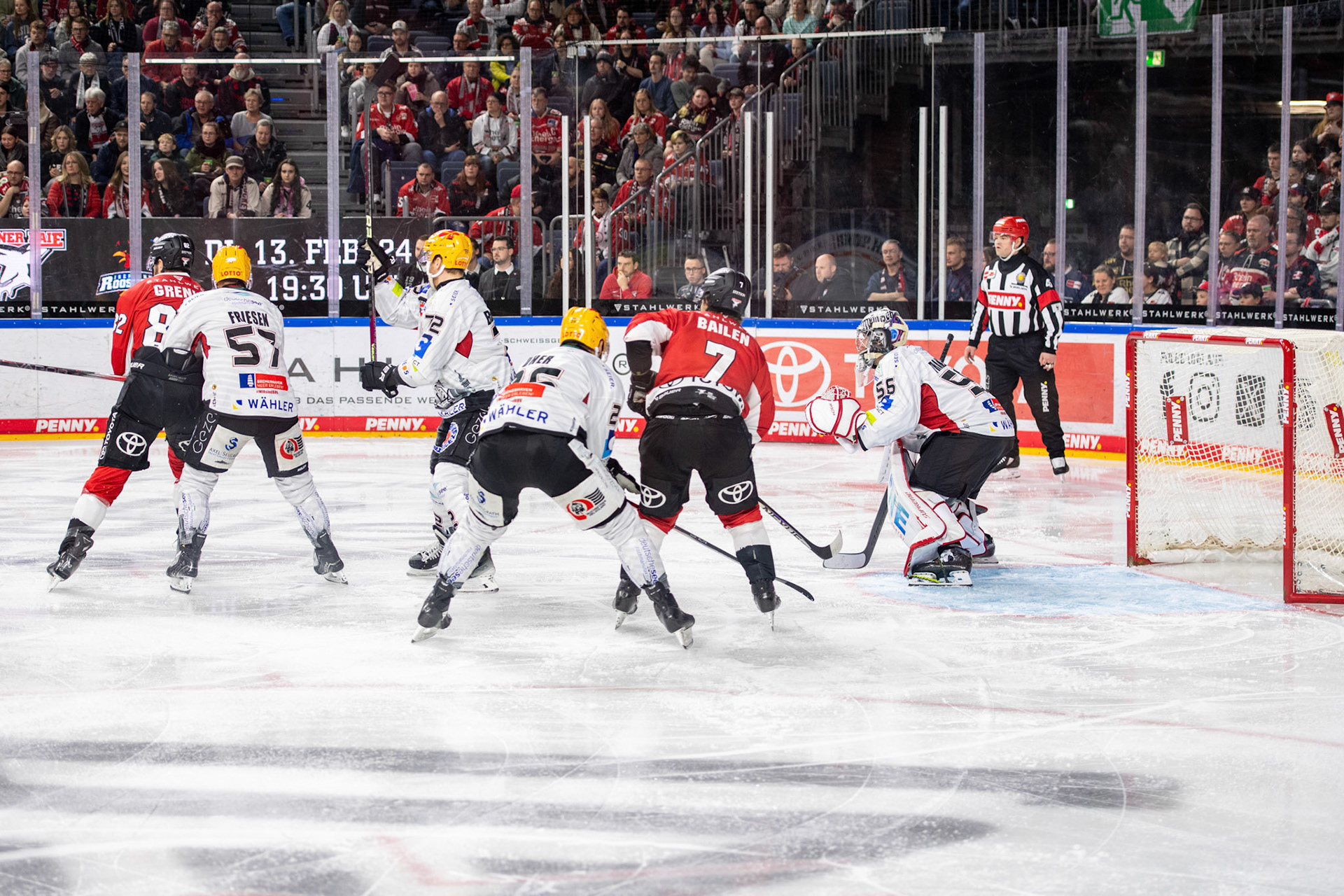 Nicholas Bailen, Alex Friesen, Gregor Macleod, Maximilian Franzreb; DEL Kölner Haie - Fishtown Pinguins Bremerhaven, 30.01.2024