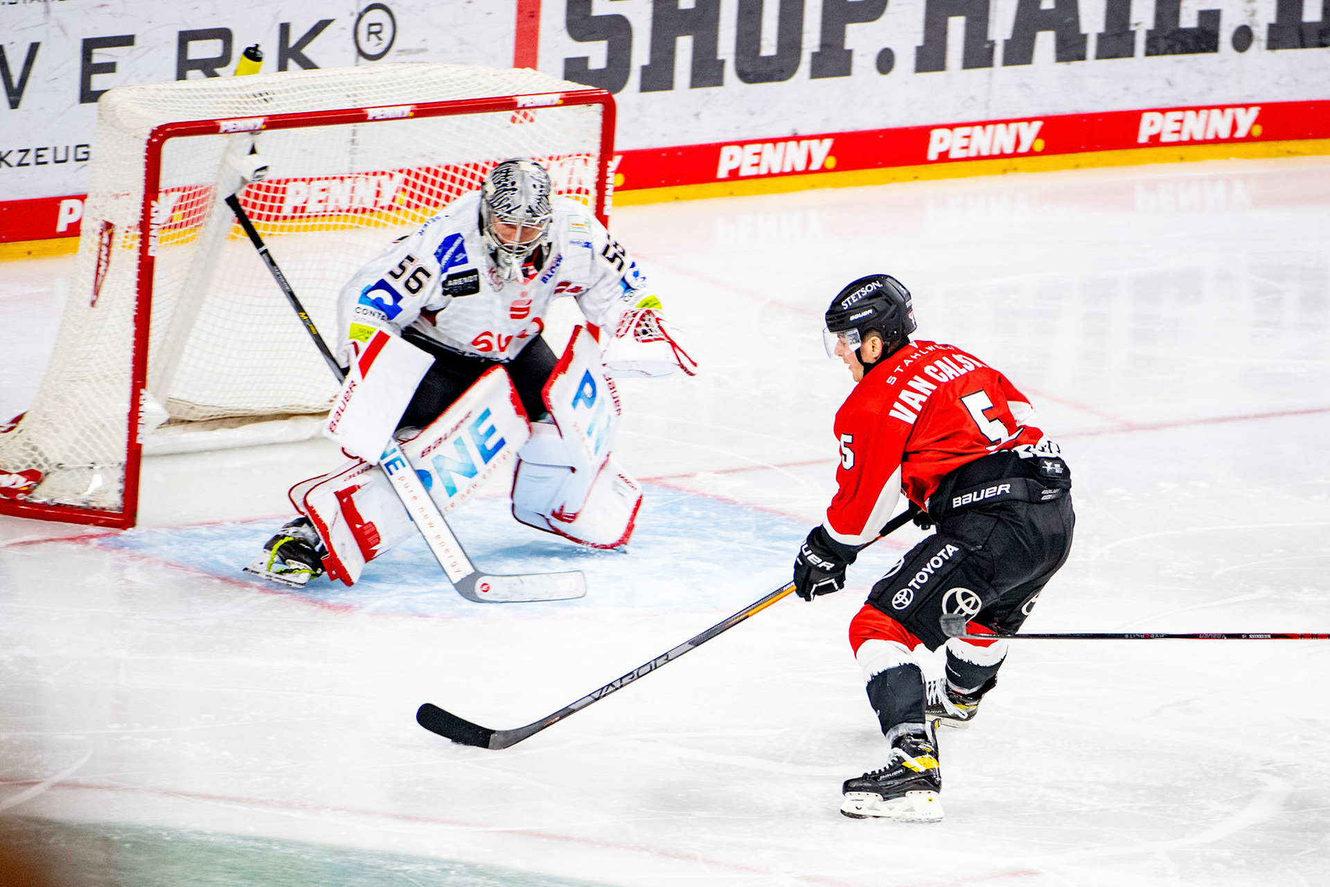 Robin van Calster, Maximilian Franzreb; DEL Kölner Haie - Fishtown Pinguins Bremerhaven, 30.01.2024