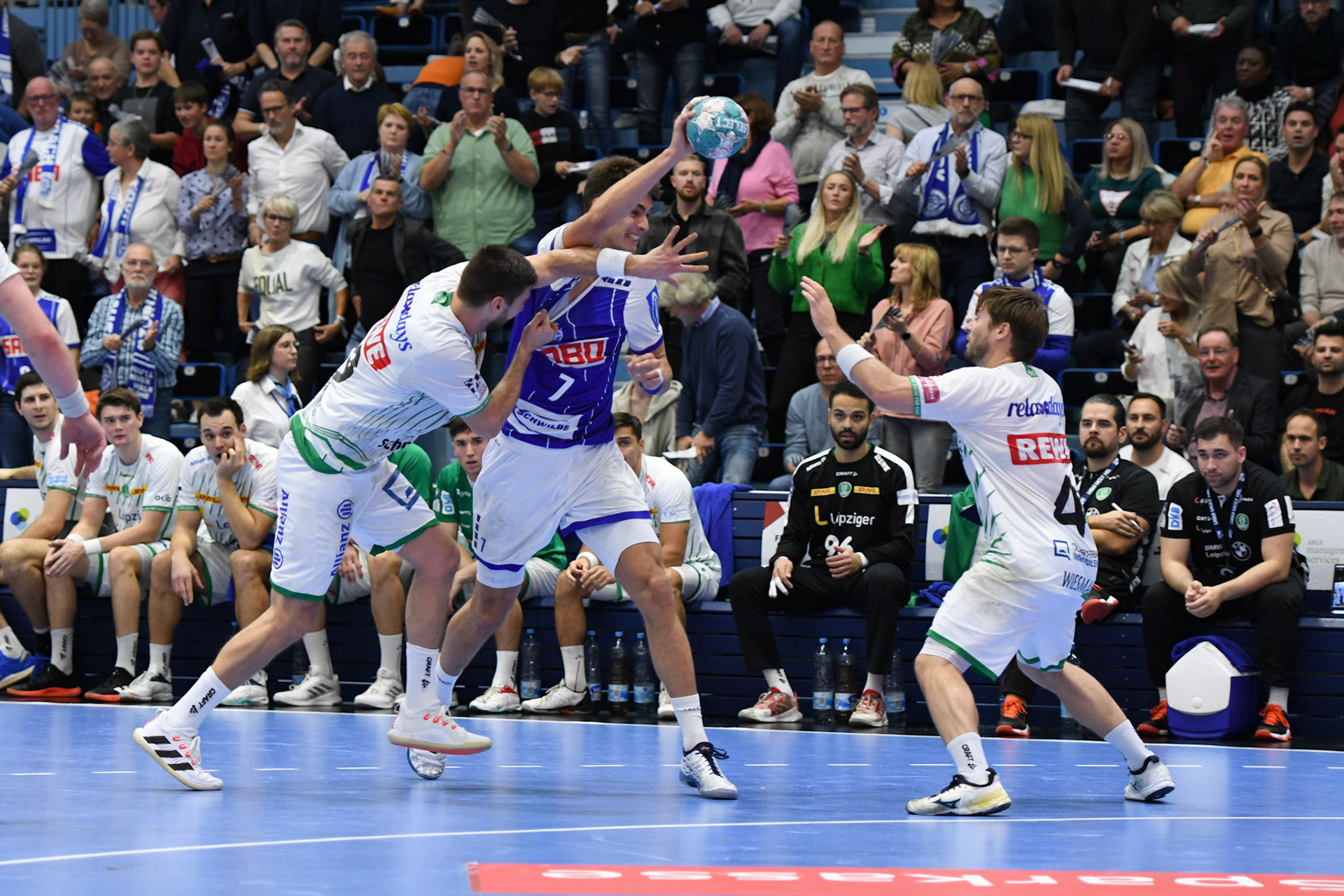 Julian Köster #7; Handball Bundesliga; VfL Gummersbach - SCDHFK Leipzig 09.10.2022