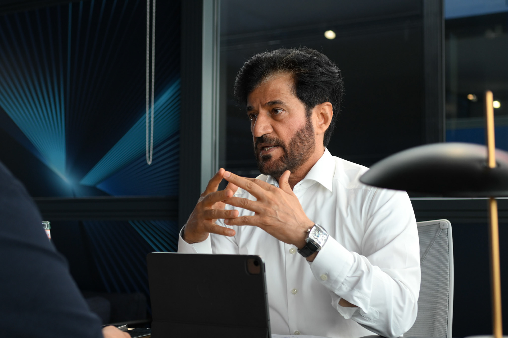 Mohammed bin Sulayem im Interview mit Christian Nimmervoll; Formel 1 GP Spa Francorchamps/ Belgien. Samstag, 29.07.2023