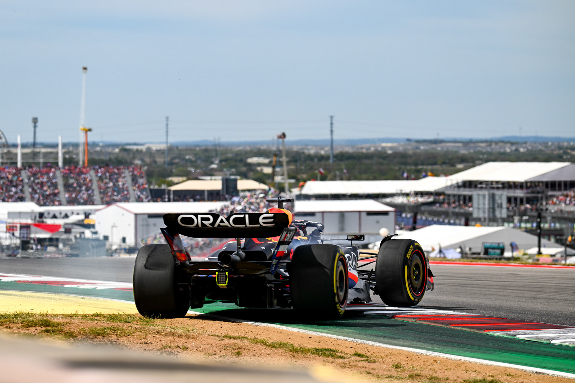 Max Verstappen´s 360 Grad Dreher im Sprint Shootout, (NED) Red Bull Racing;Formel 1 GP USA Austin Texas. Samstag 21.10.2023