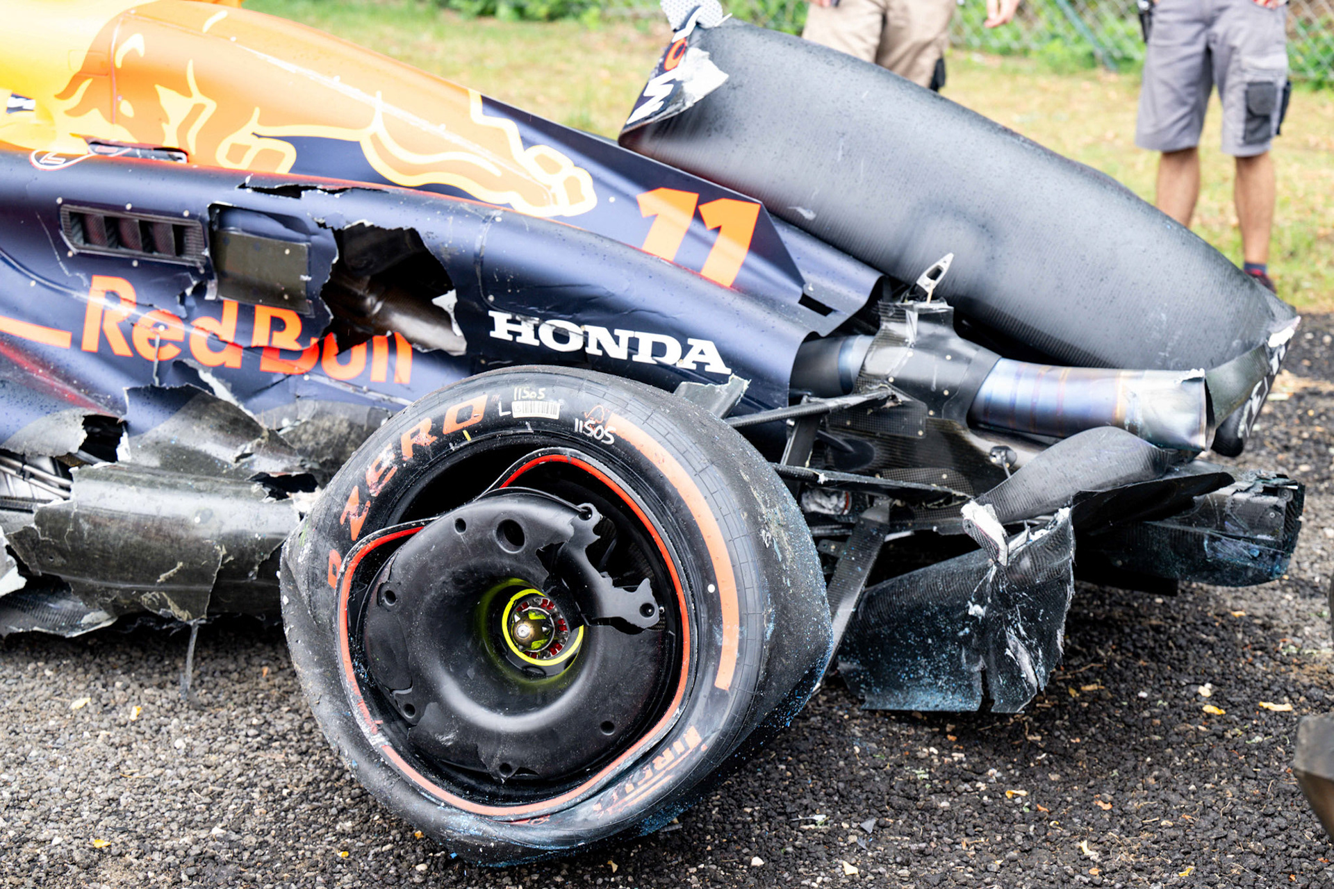 Sergio Perez #11, Oracle Red Bull Racing crasht im Qualifying;Formel 1 Budapest / Ungarn, 20.07.2024