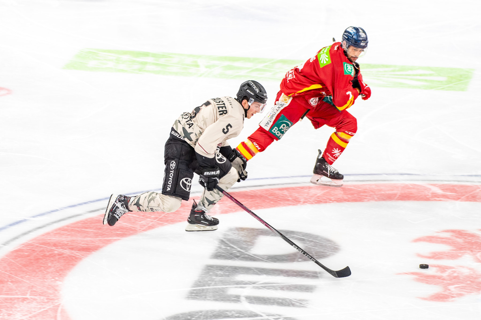 Robin van Calster, Sinan Akdag; DEL Düsseldorfer EG - Kölner Haie, 25.02.2024