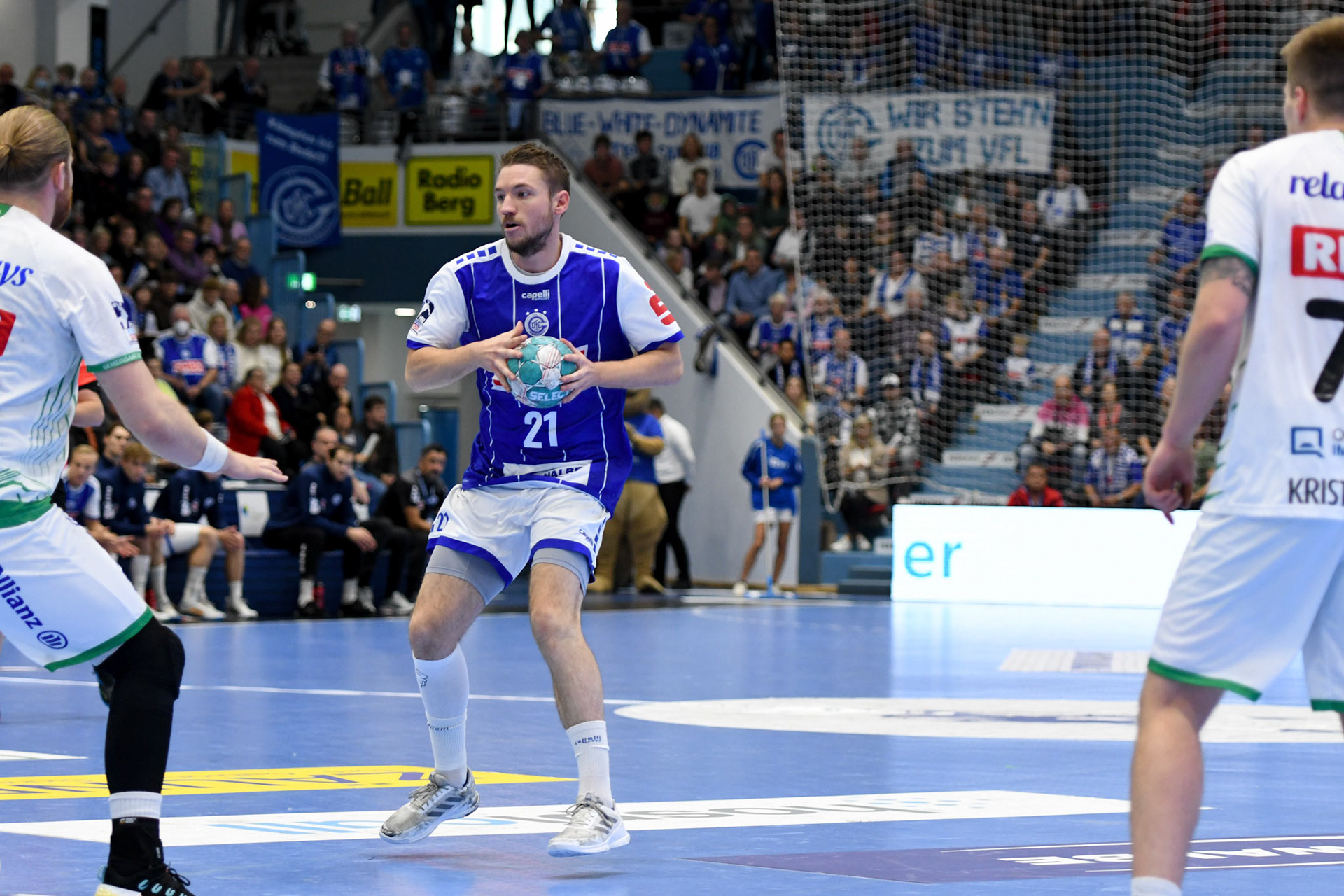 Dominik Mappes #21; Handball Bundesliga; VfL Gummersbach - SCDHFK Leipzig 09.10.2022